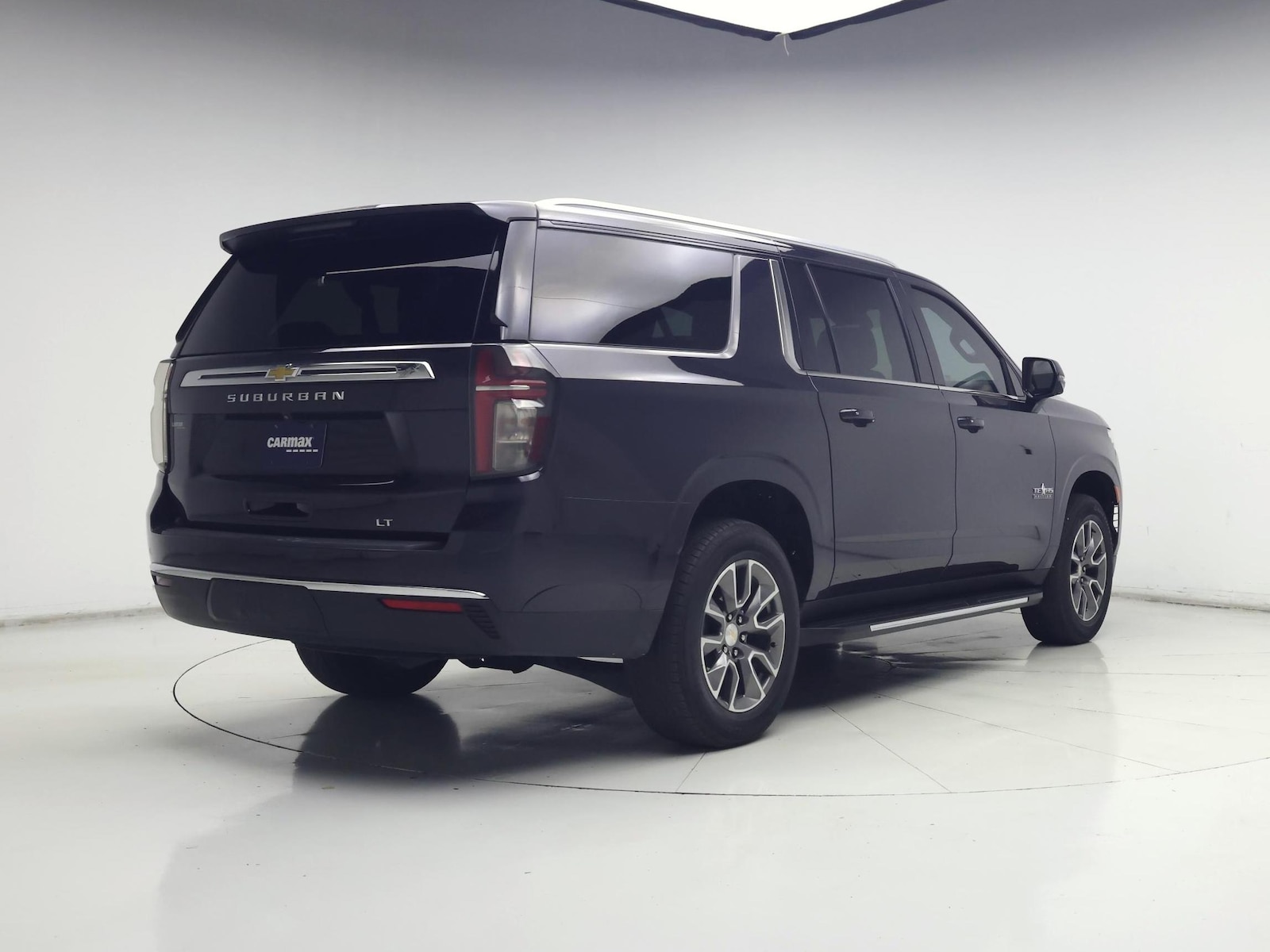 2024 Chevrolet Suburban LT - Photo 9