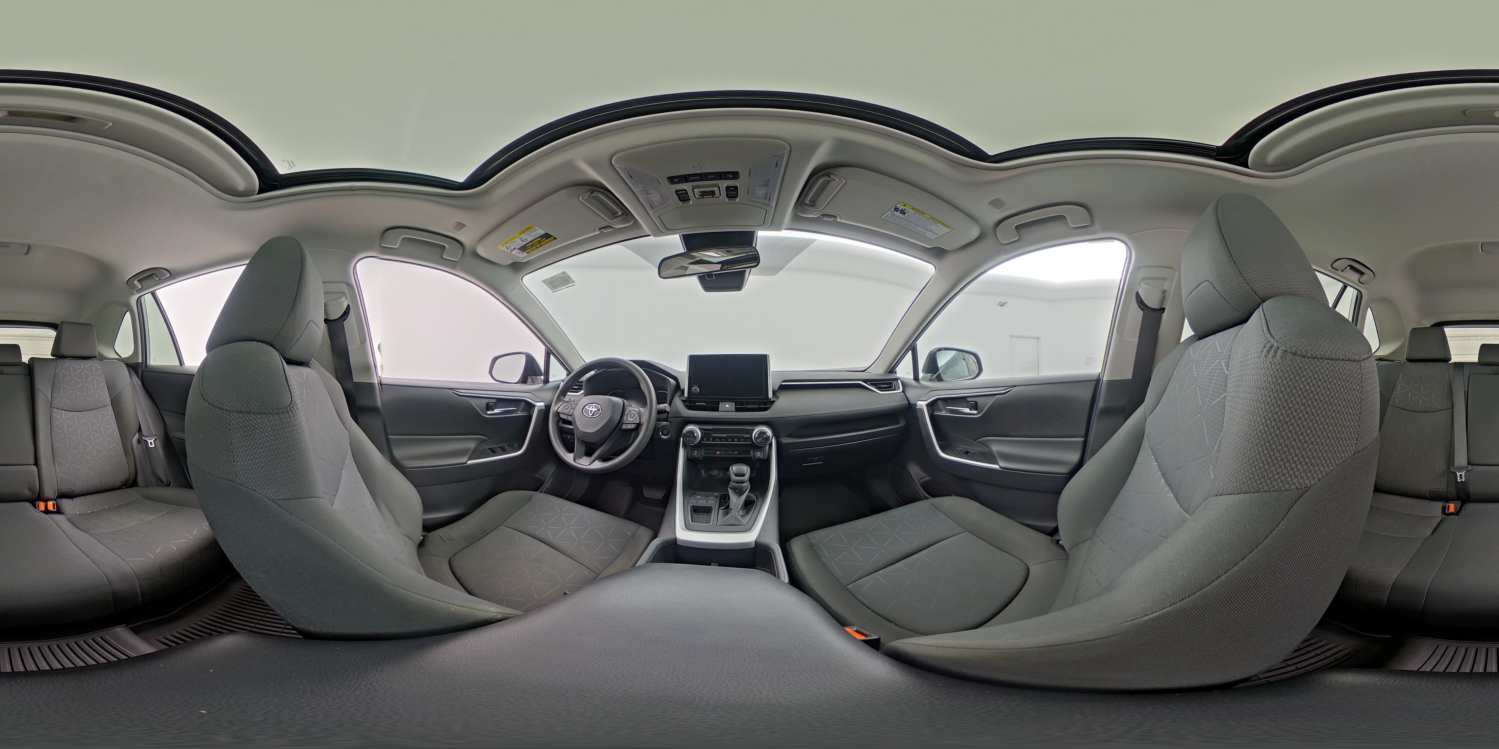 2024 Toyota RAV4 XLE - Photo 25