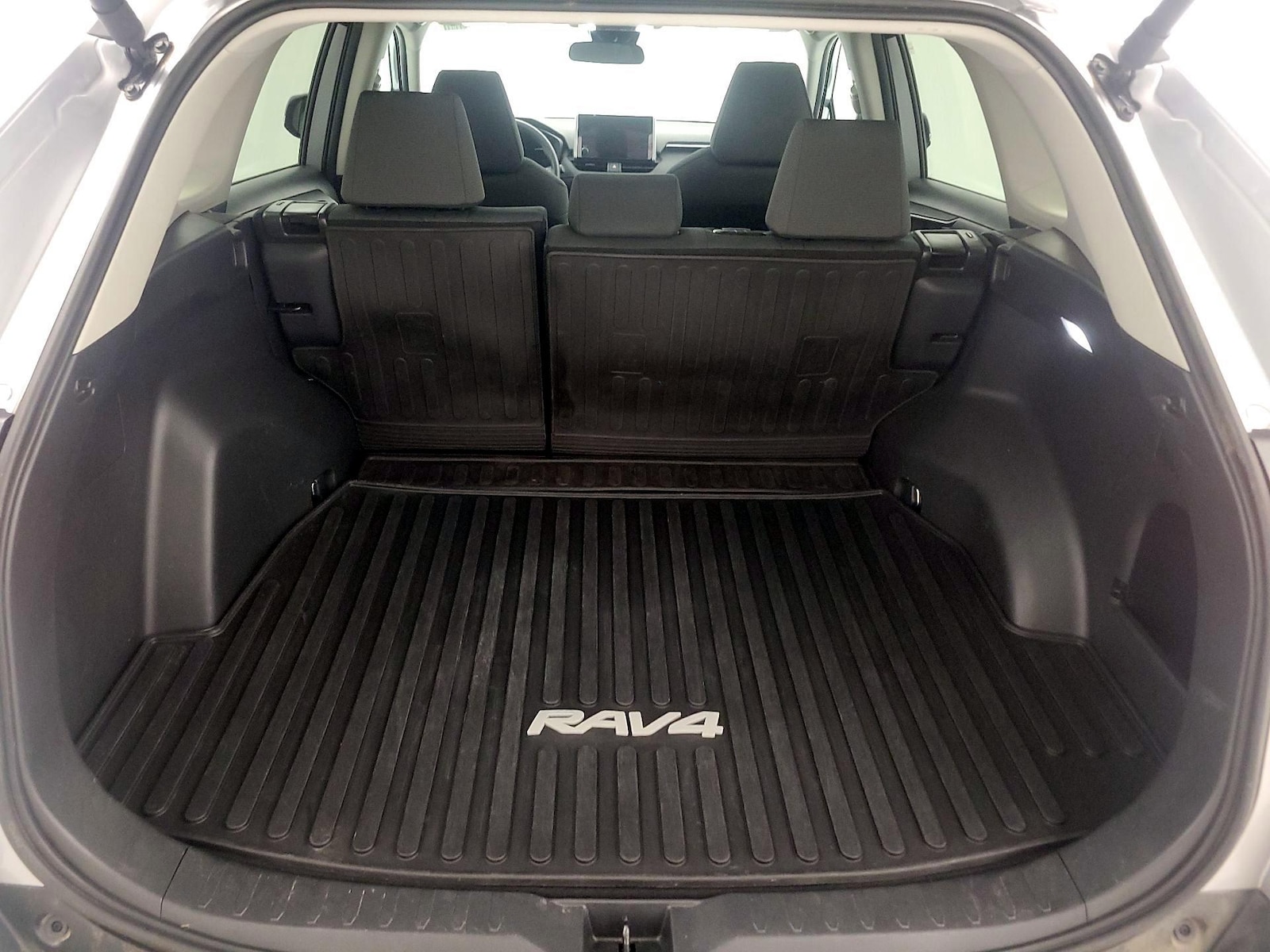 2024 Toyota RAV4 XLE - Photo 22