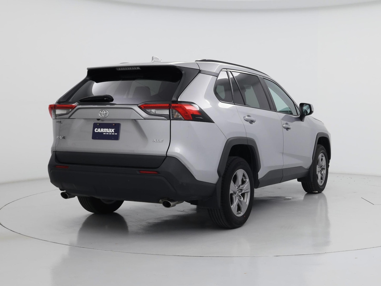 2024 Toyota RAV4 XLE - Photo 9