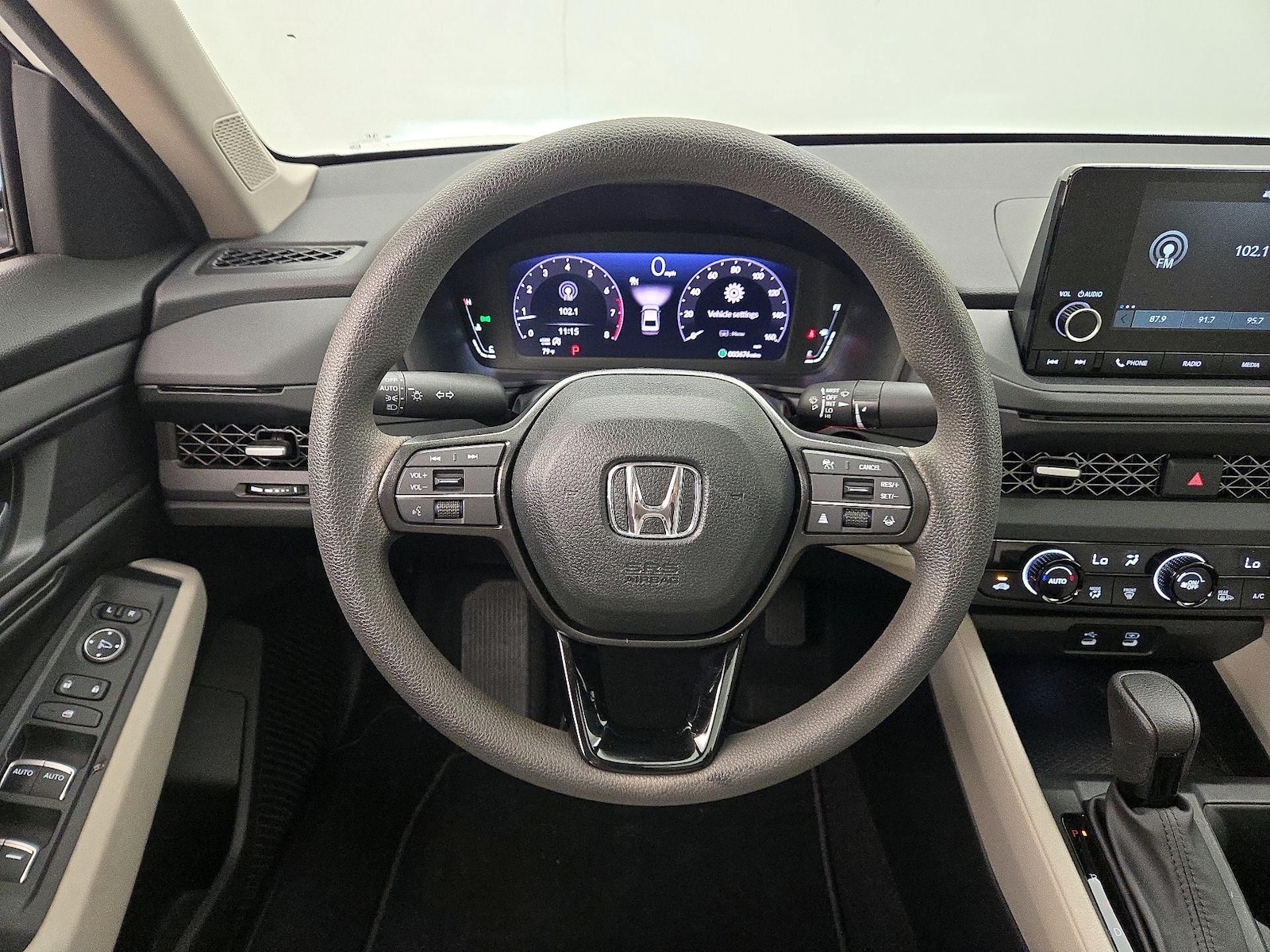 2025 Honda Accord SE - Photo 11