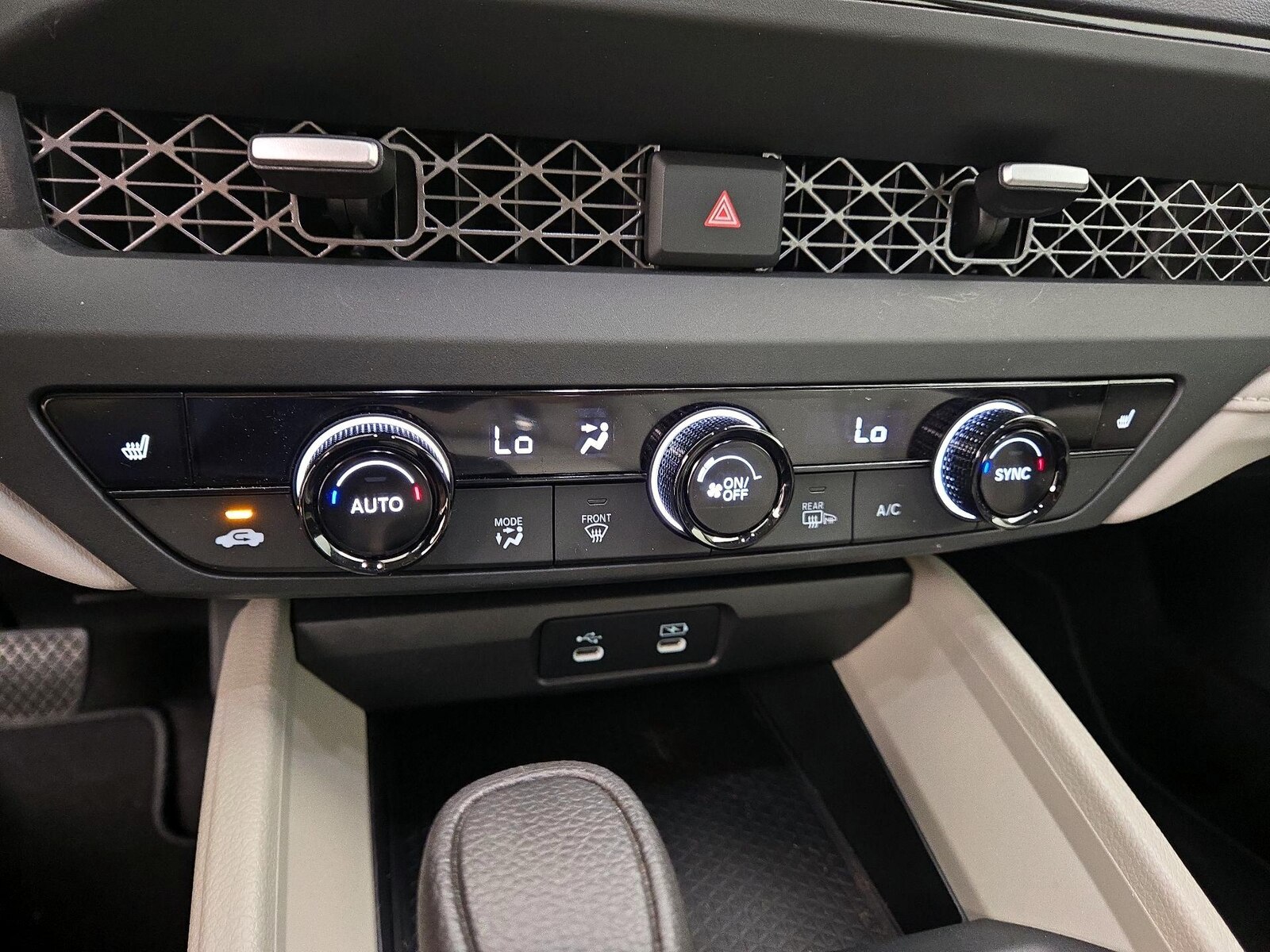 2025 Honda Accord SE - Photo 16