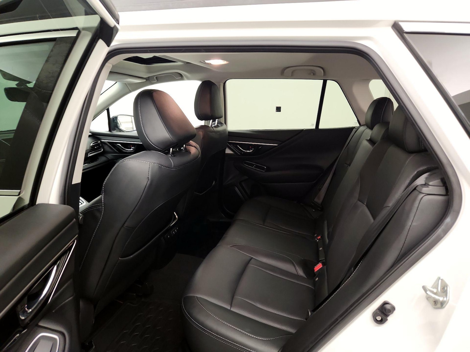 2021 Subaru Outback Limited - Photo 19