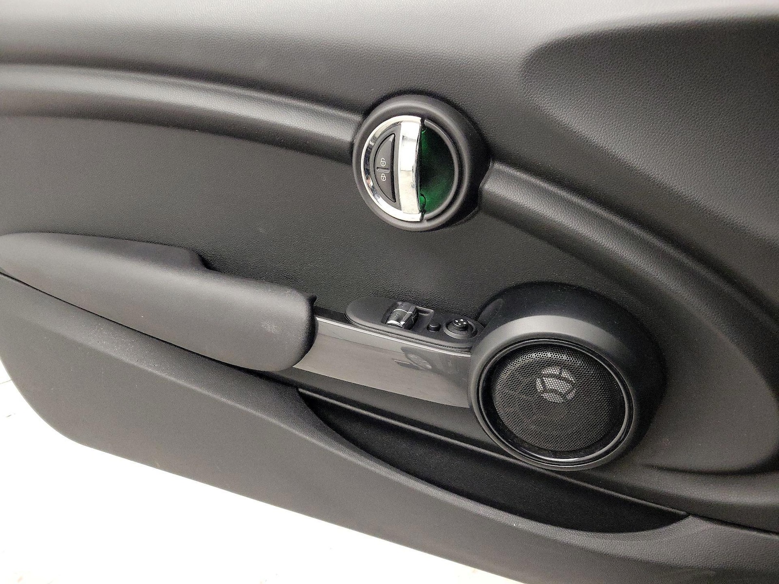2016 MINI Cooper Base - Photo 13