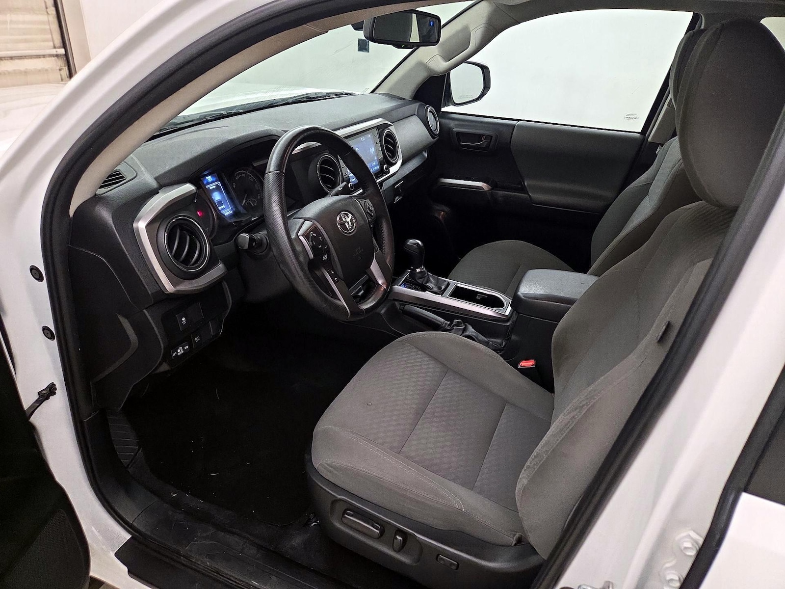 Power Seat(s) & Side Airbags