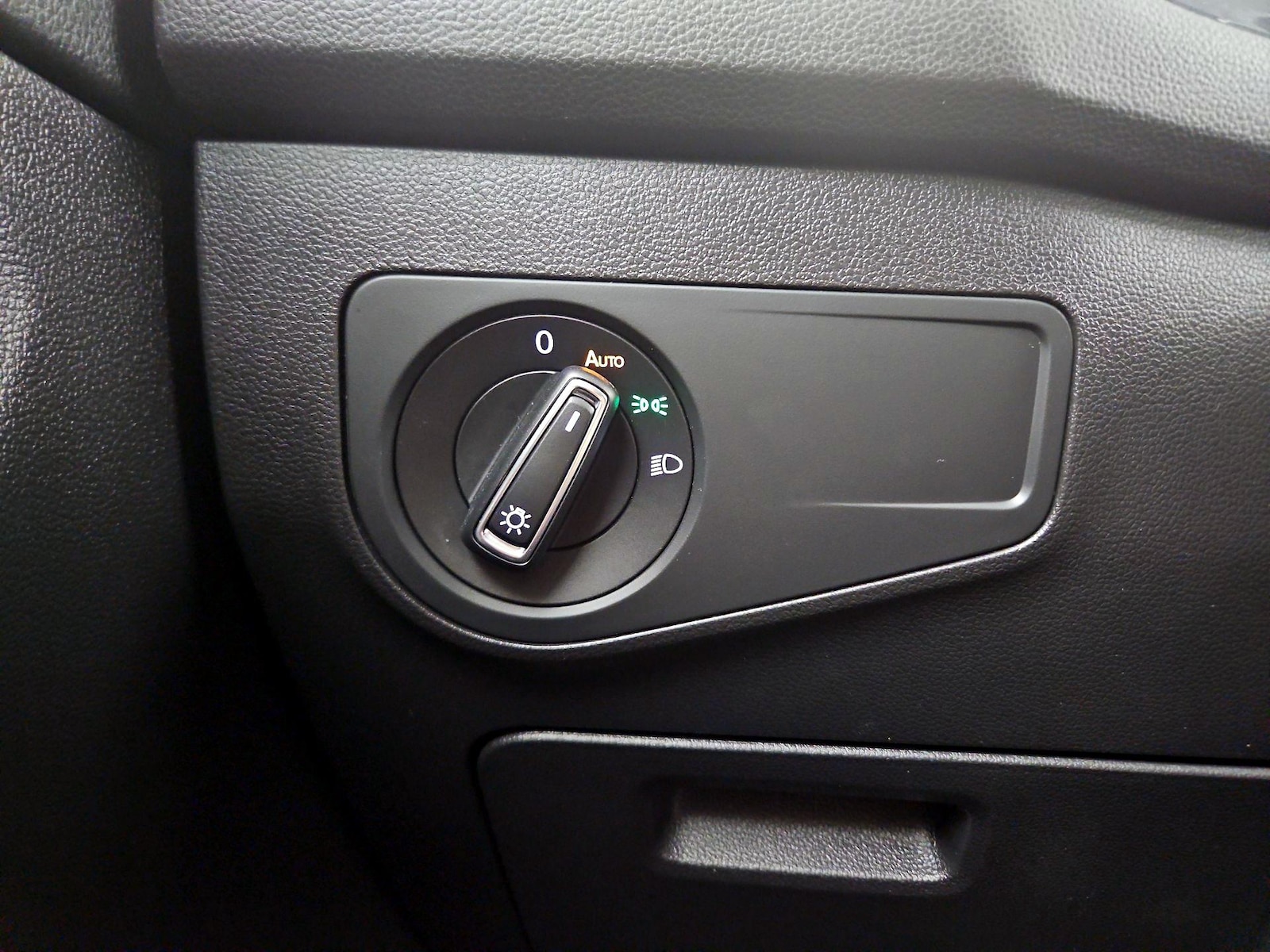 2020 Volkswagen Tiguan SE - Photo 12