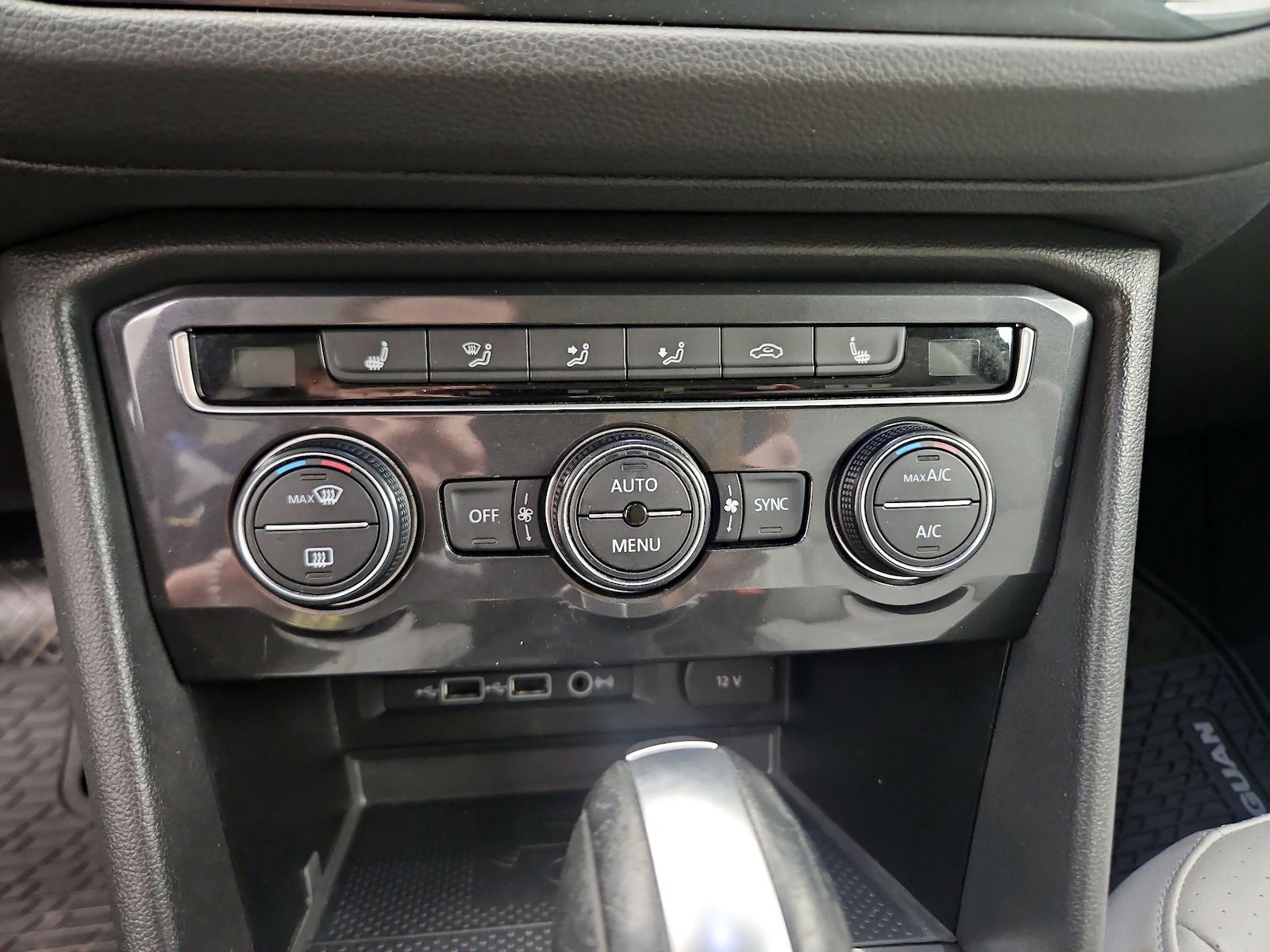2020 Volkswagen Tiguan SE - Photo 15