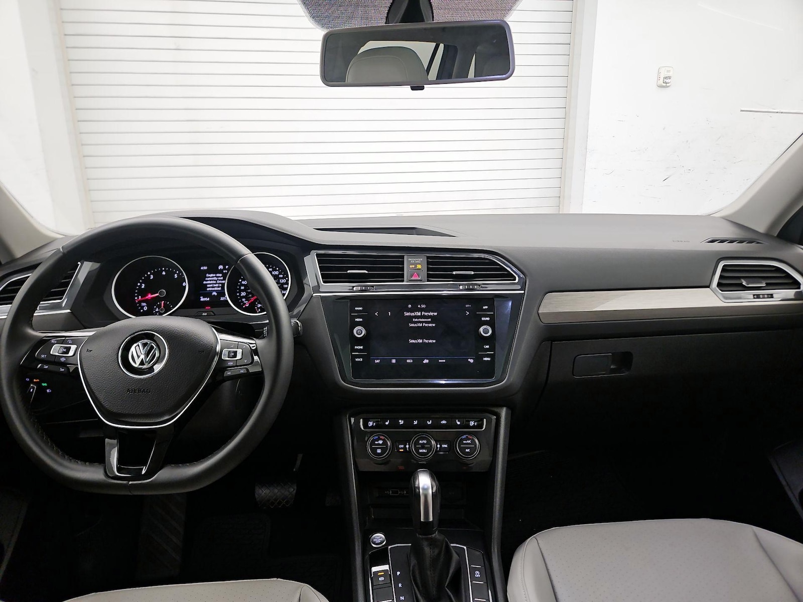 2020 Volkswagen Tiguan SE - Photo 8