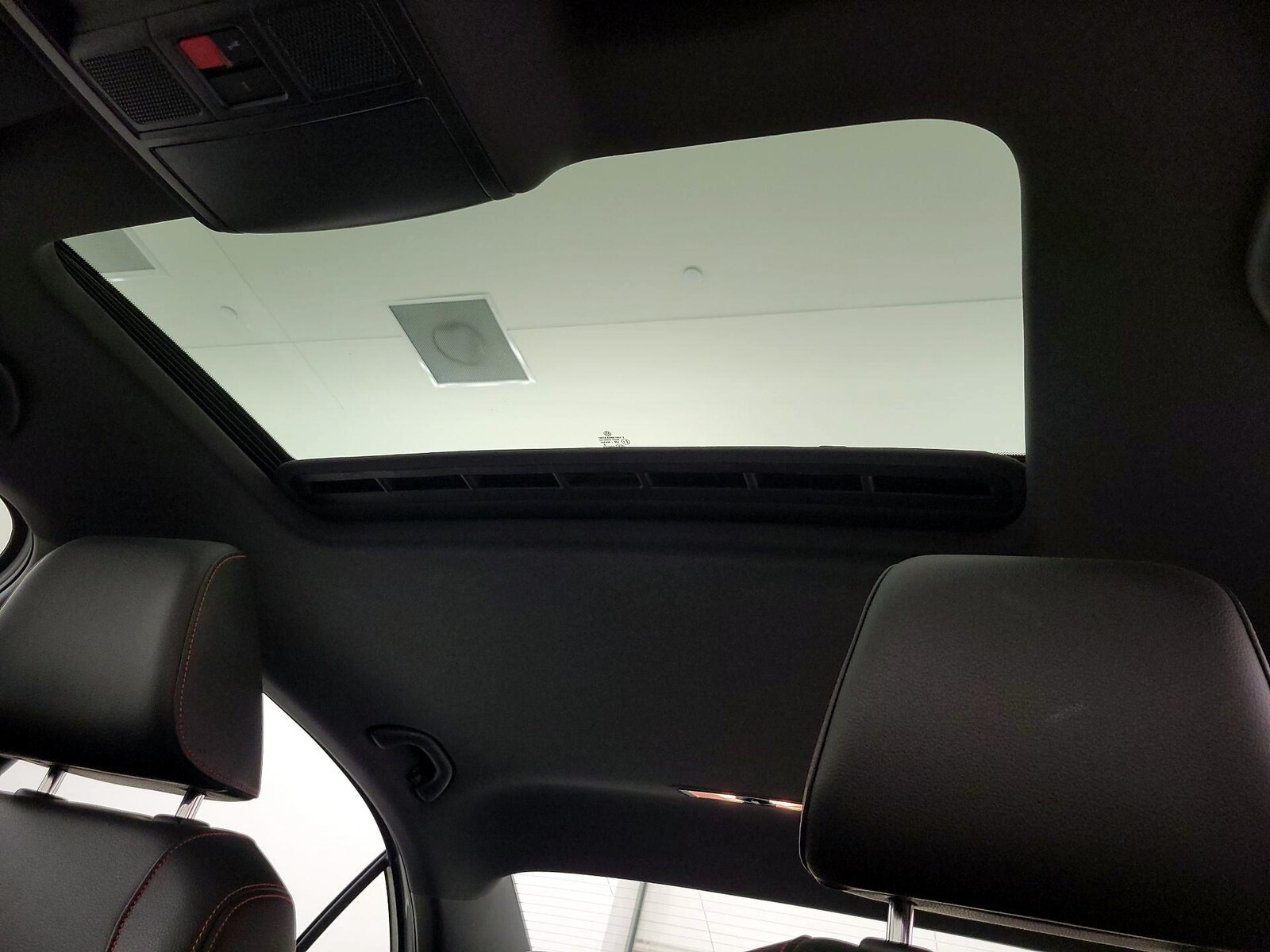 Sunroof(s) & Overhead Airbags
