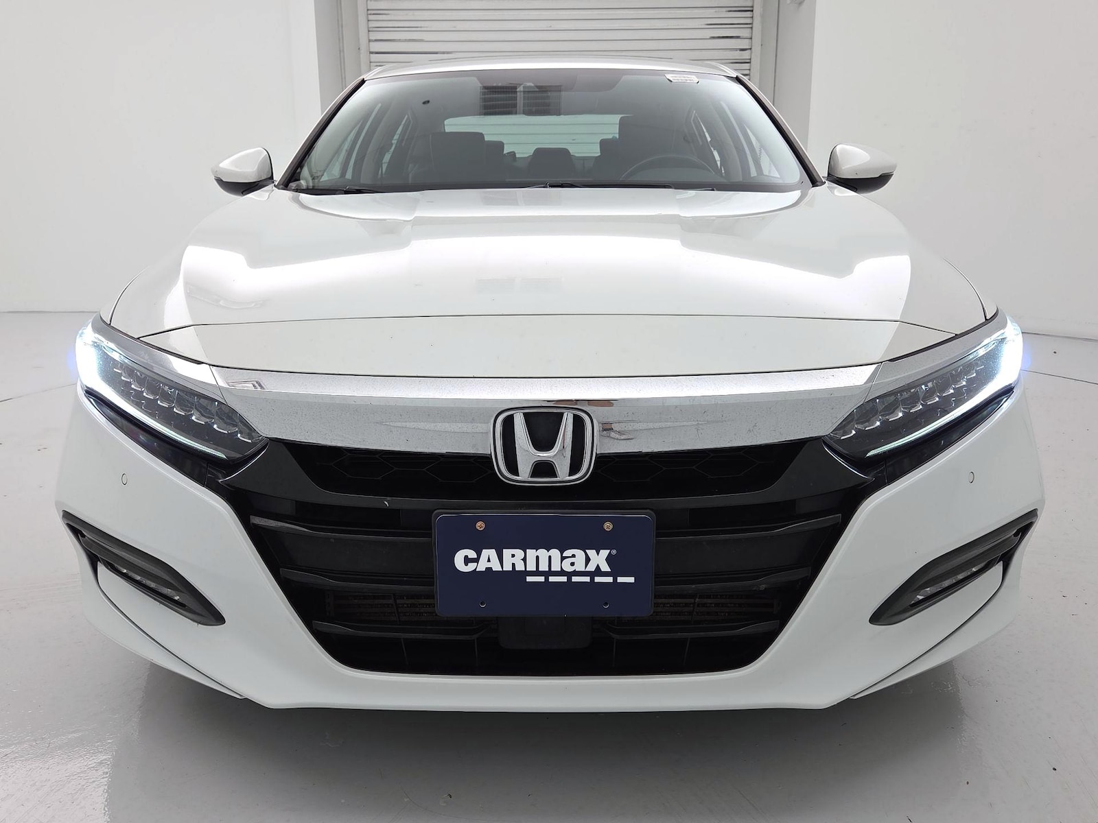 2018 Honda Accord Touring - Photo 2
