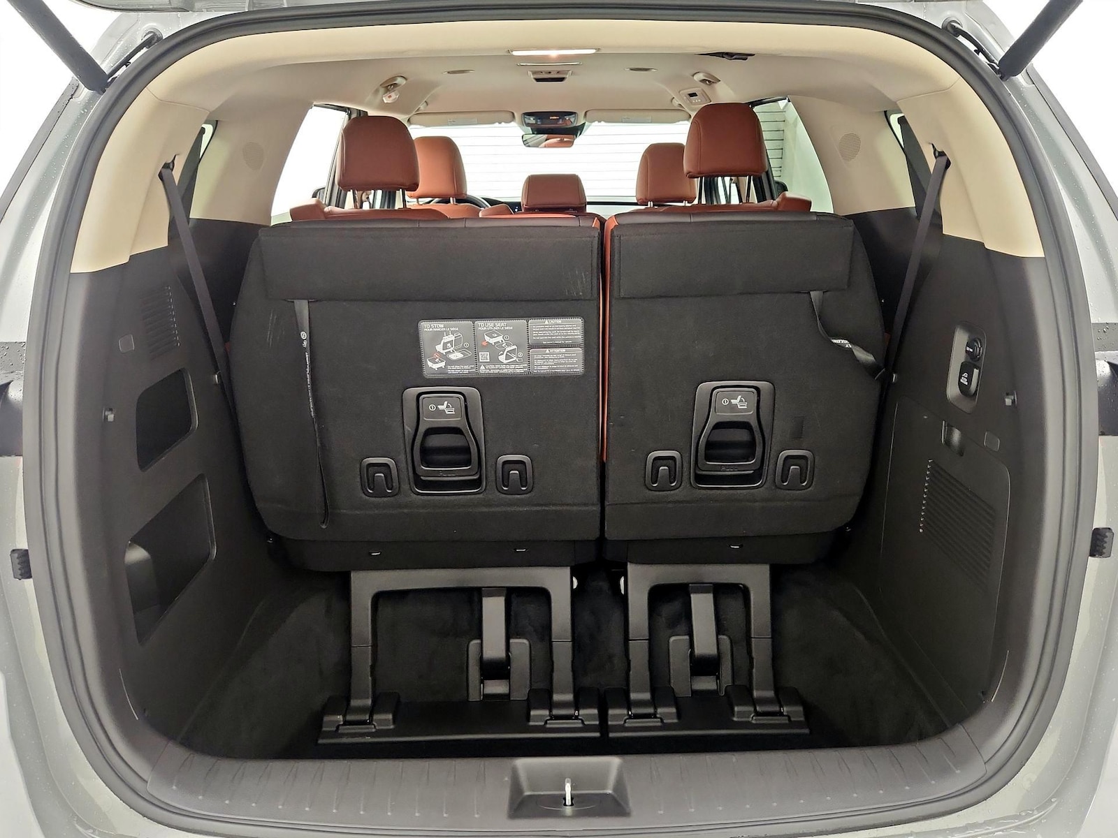 2024 Kia Carnival SX - Photo 23