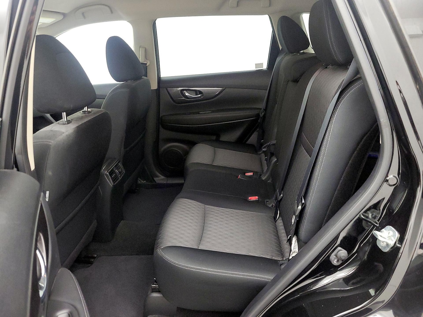 2019 Nissan Rogue SV - Photo 21