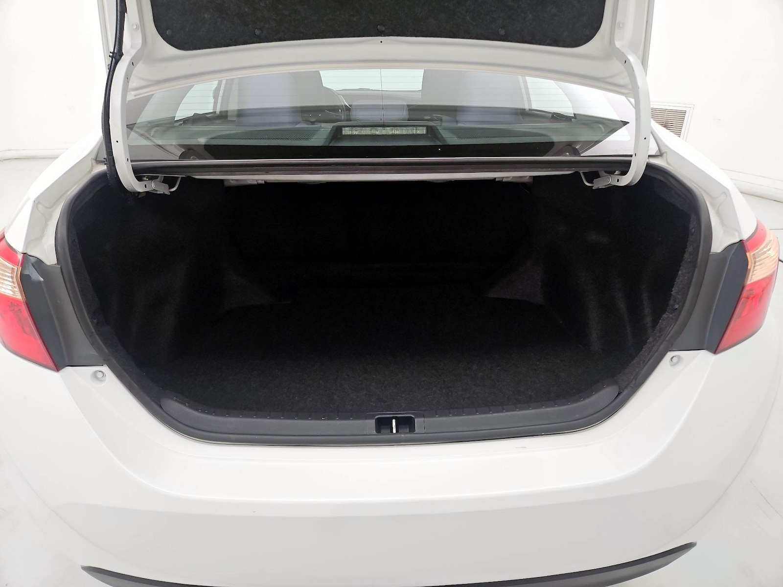 2017 Toyota Corolla LE - Photo 21