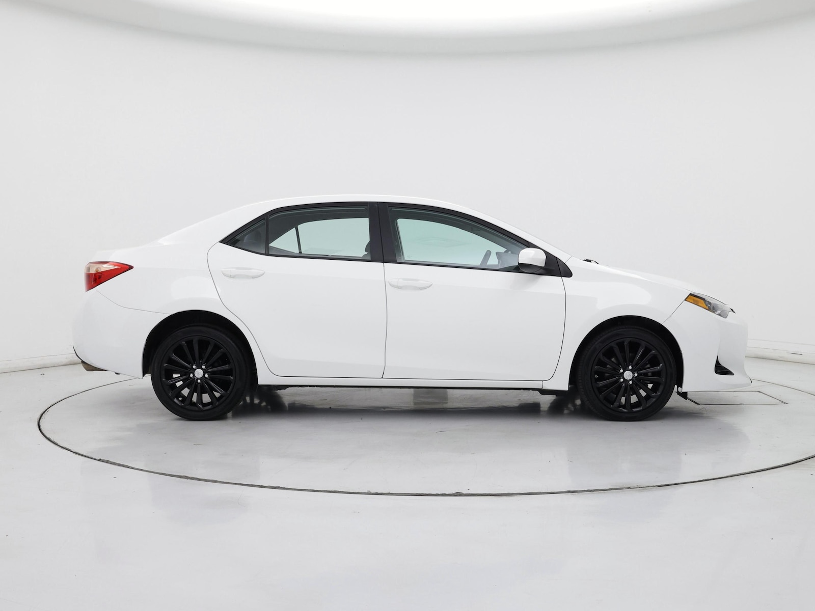 2017 Toyota Corolla LE - Photo 8