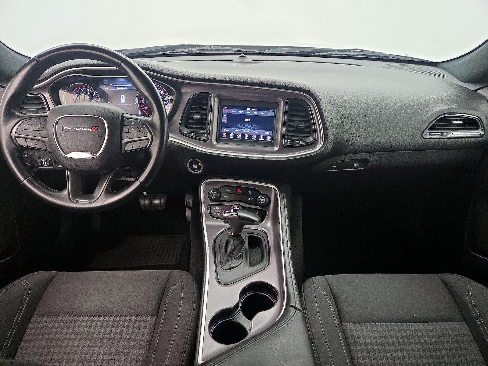 2019 Dodge Challenger SXT - Photo 10