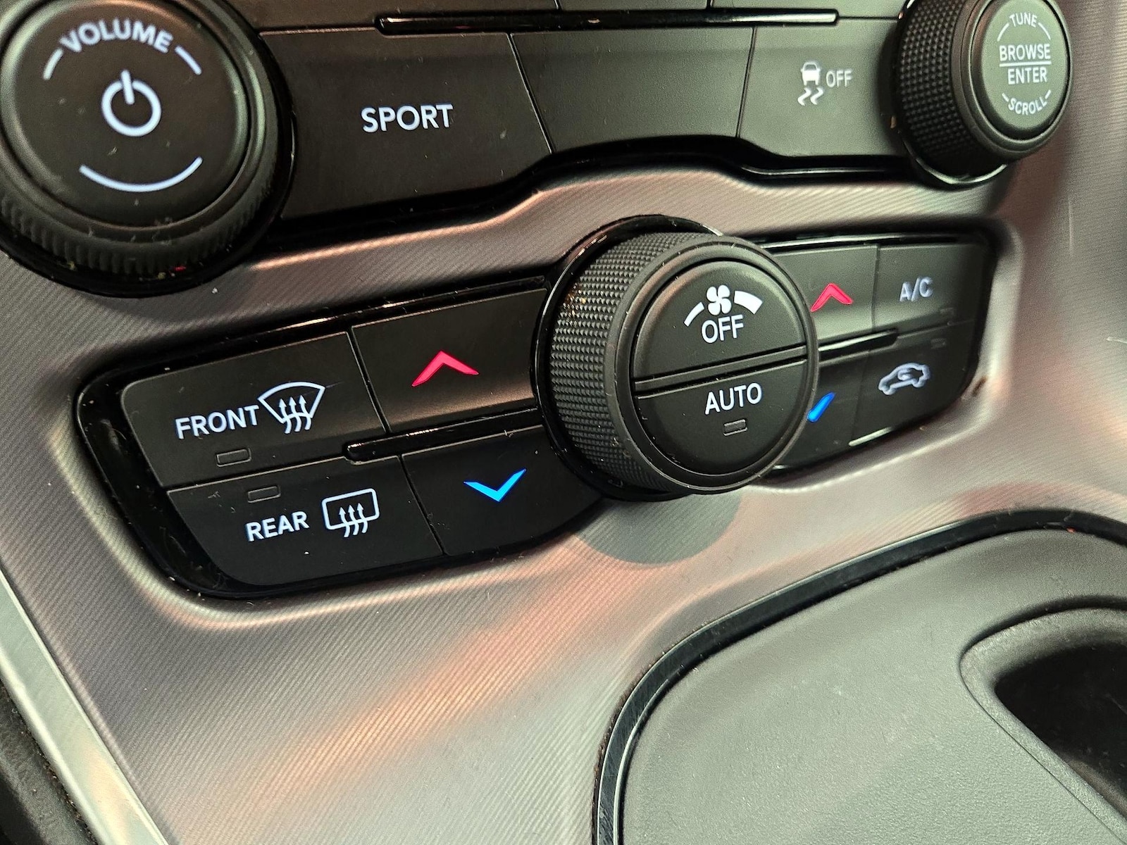 2019 Dodge Challenger SXT - Photo 17