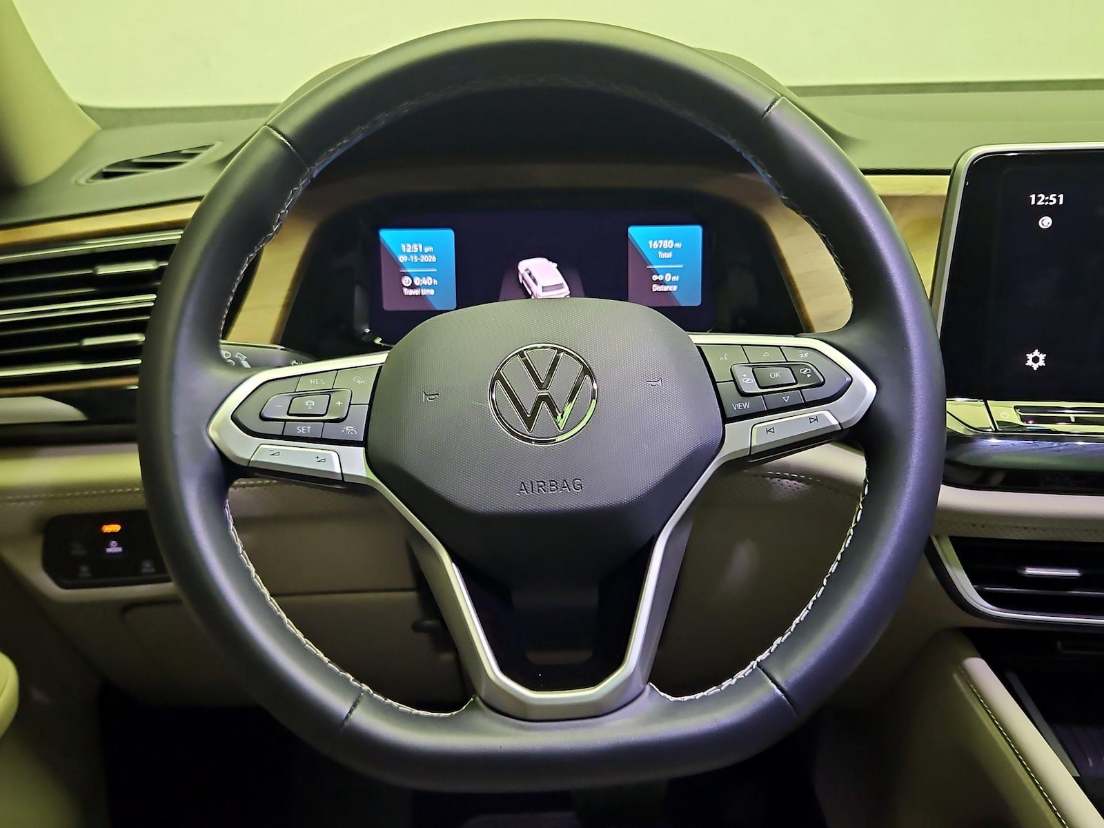 2025 Volkswagen Atlas SE w/Tech - Photo 11