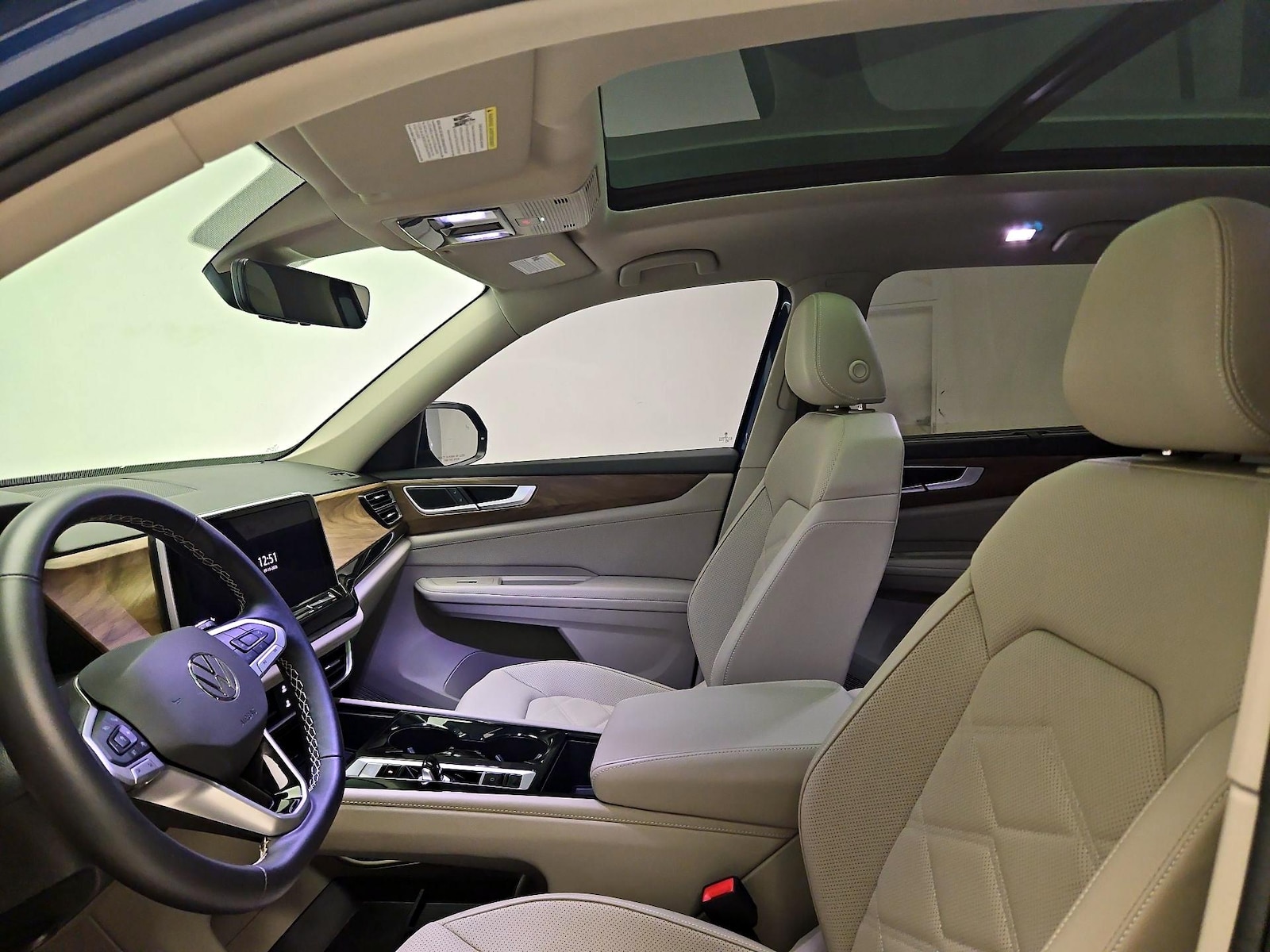 2025 Volkswagen Atlas SE w/Tech - Photo 20