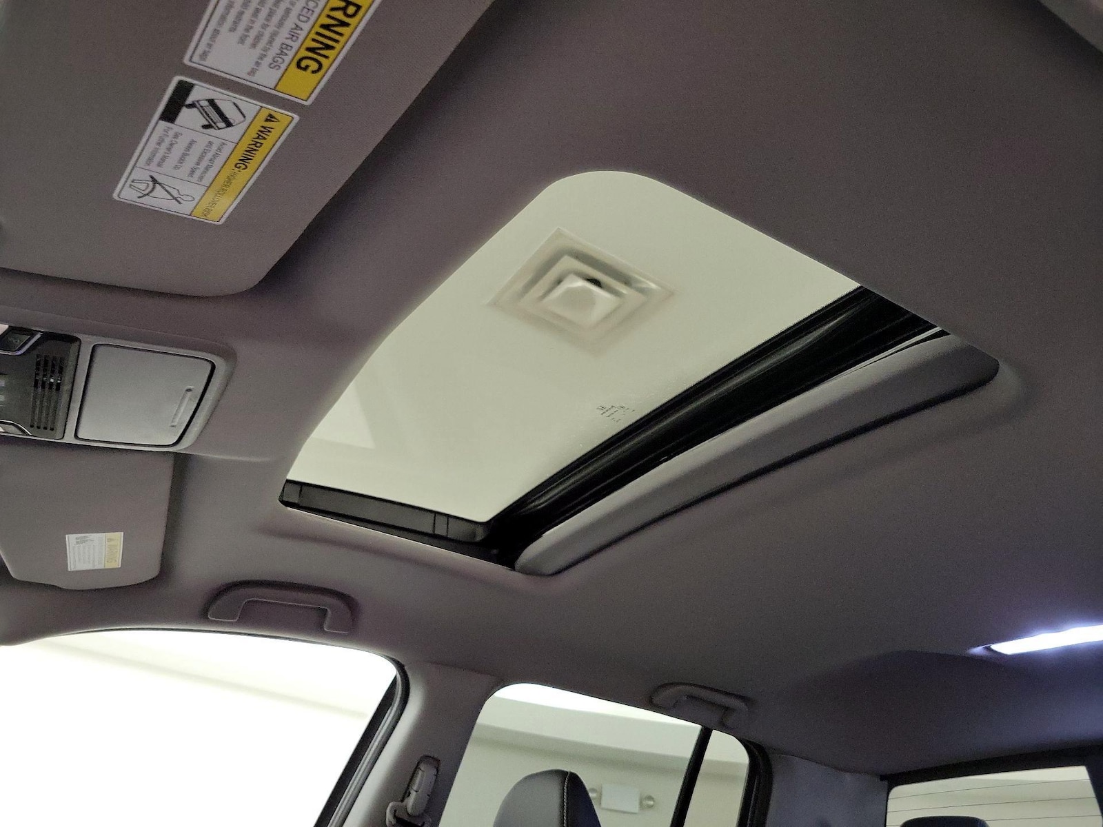 Sunroof(s) & Overhead Airbags