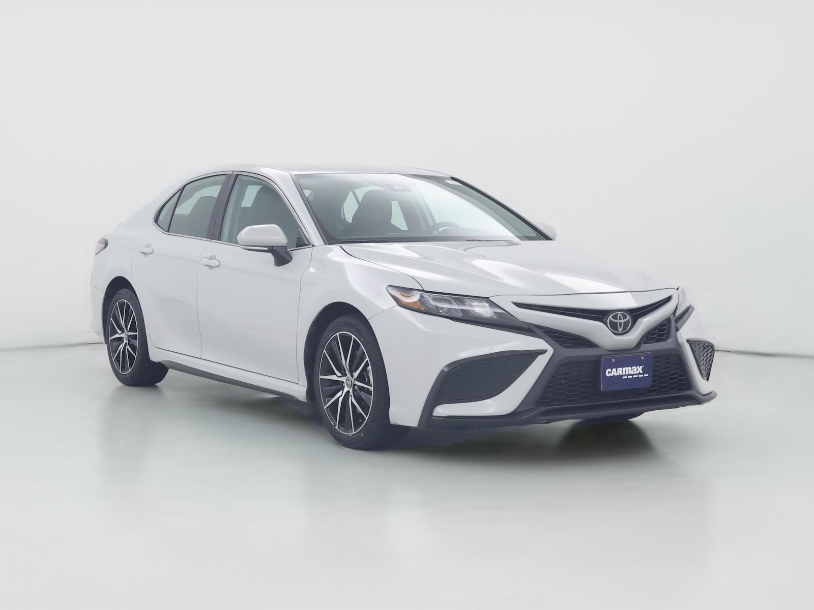 2024 Toyota Camry SE - Photo 1