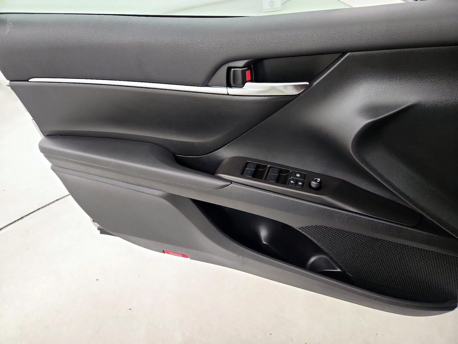 2024 Toyota Camry SE - Photo 13