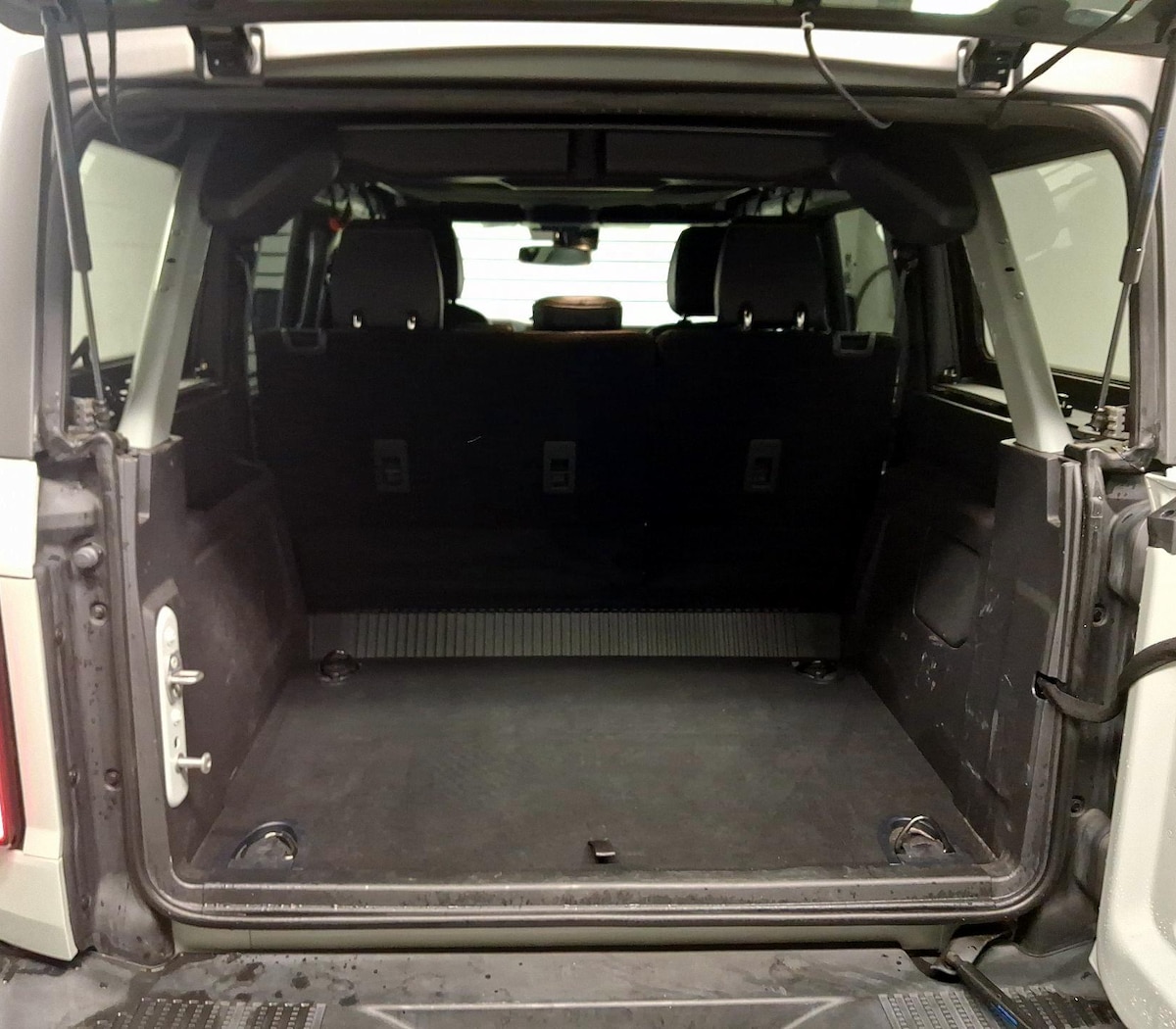 Trunk/Cargo (Seats Up)
