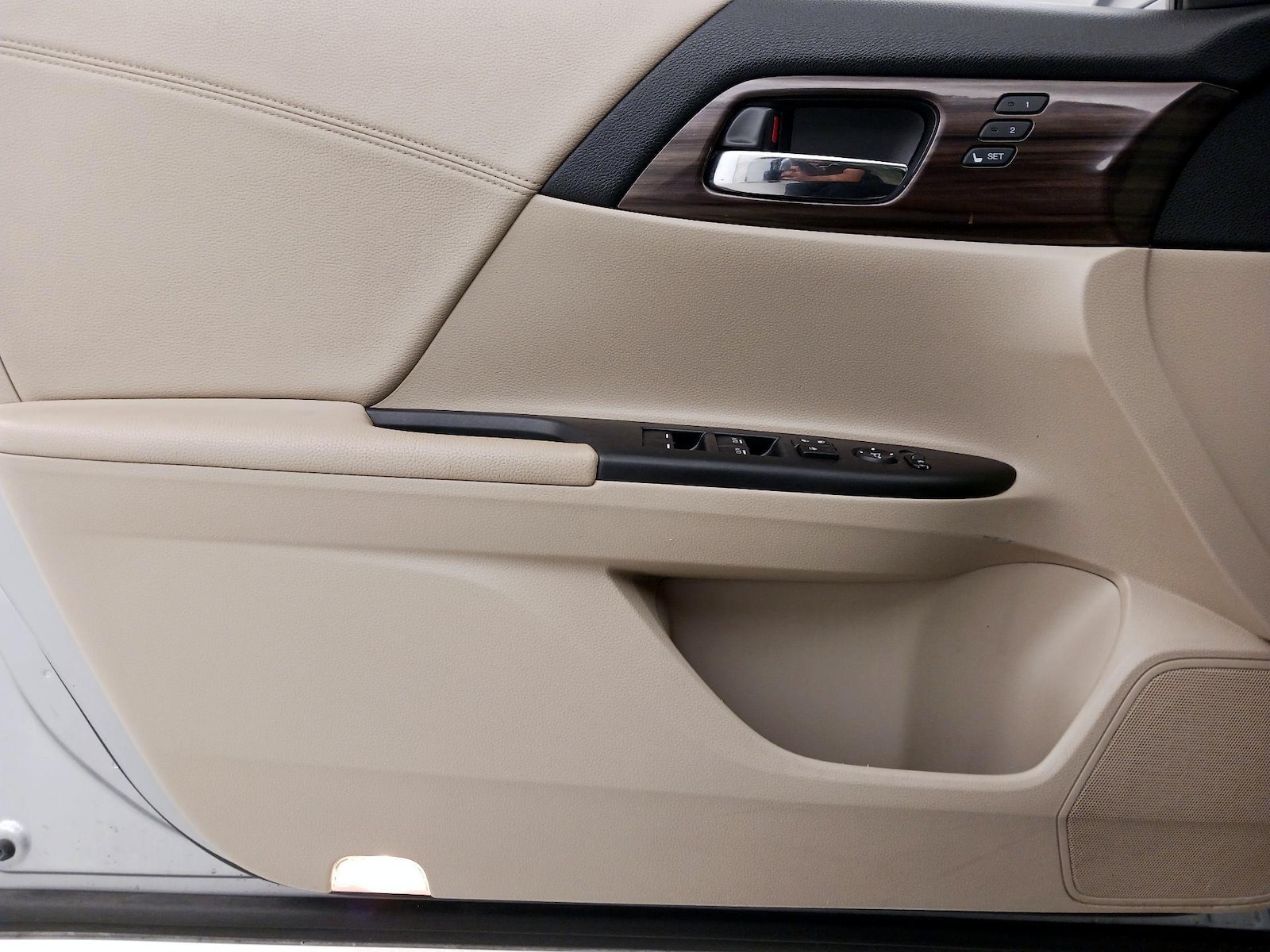 2017 Honda Accord Hybrid EX-L - Photo 13