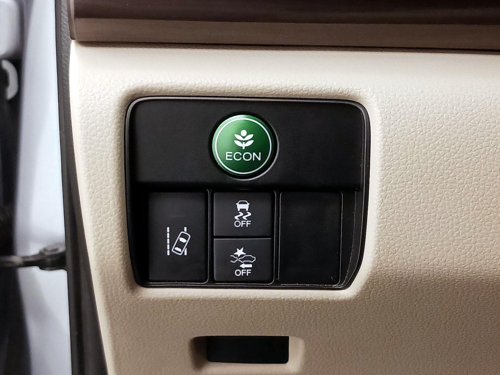 2017 Honda Accord Hybrid EX-L - Photo 14