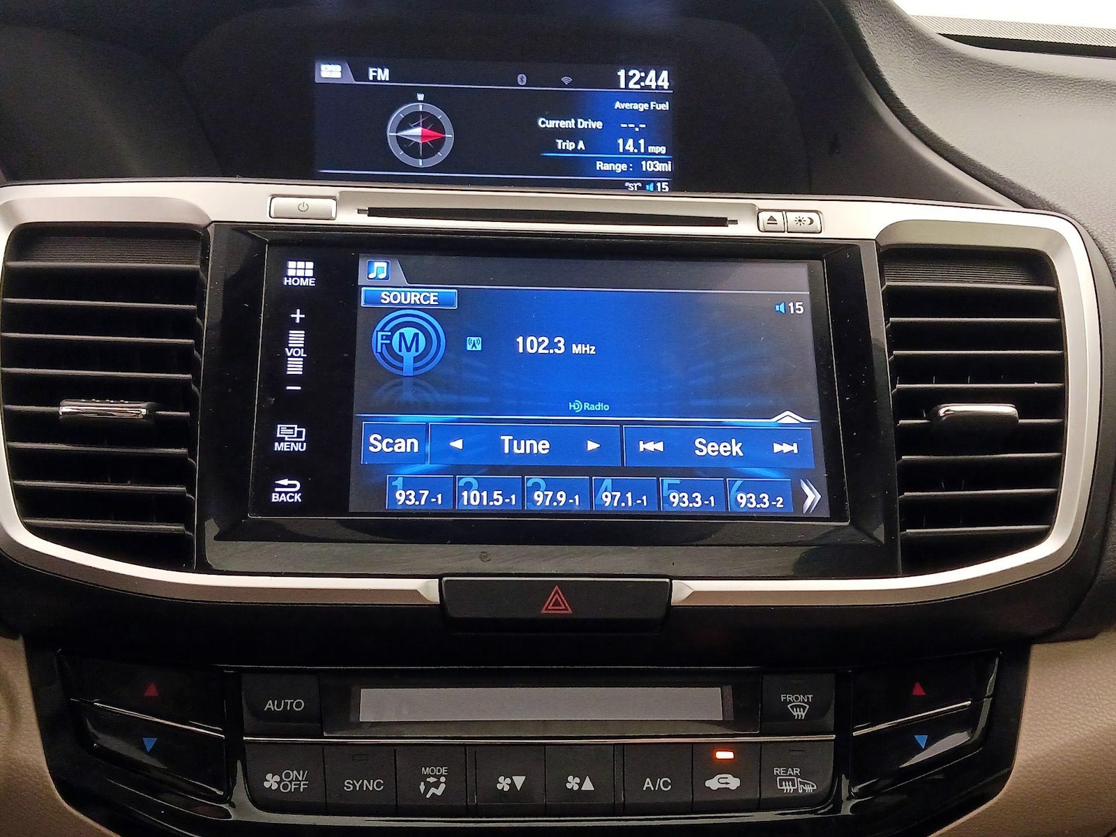 2017 Honda Accord Hybrid EX-L - Photo 16