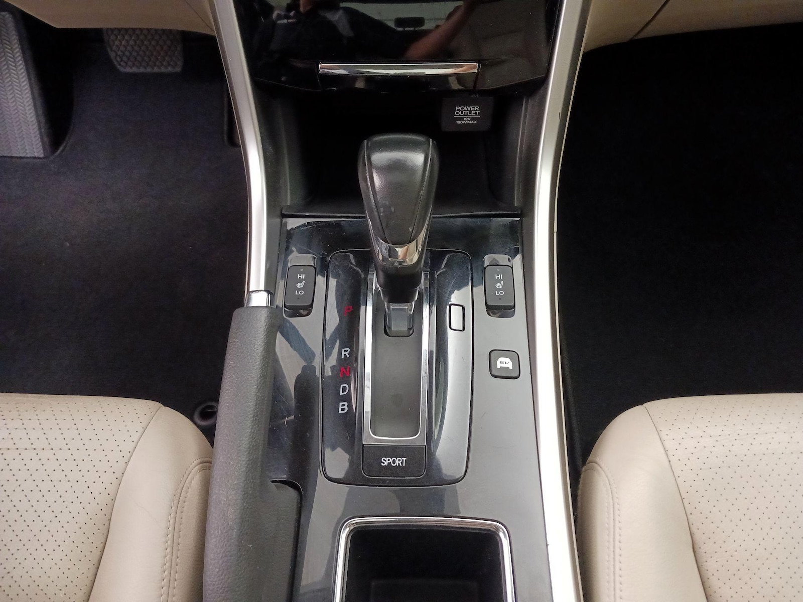 2017 Honda Accord Hybrid EX-L - Photo 18