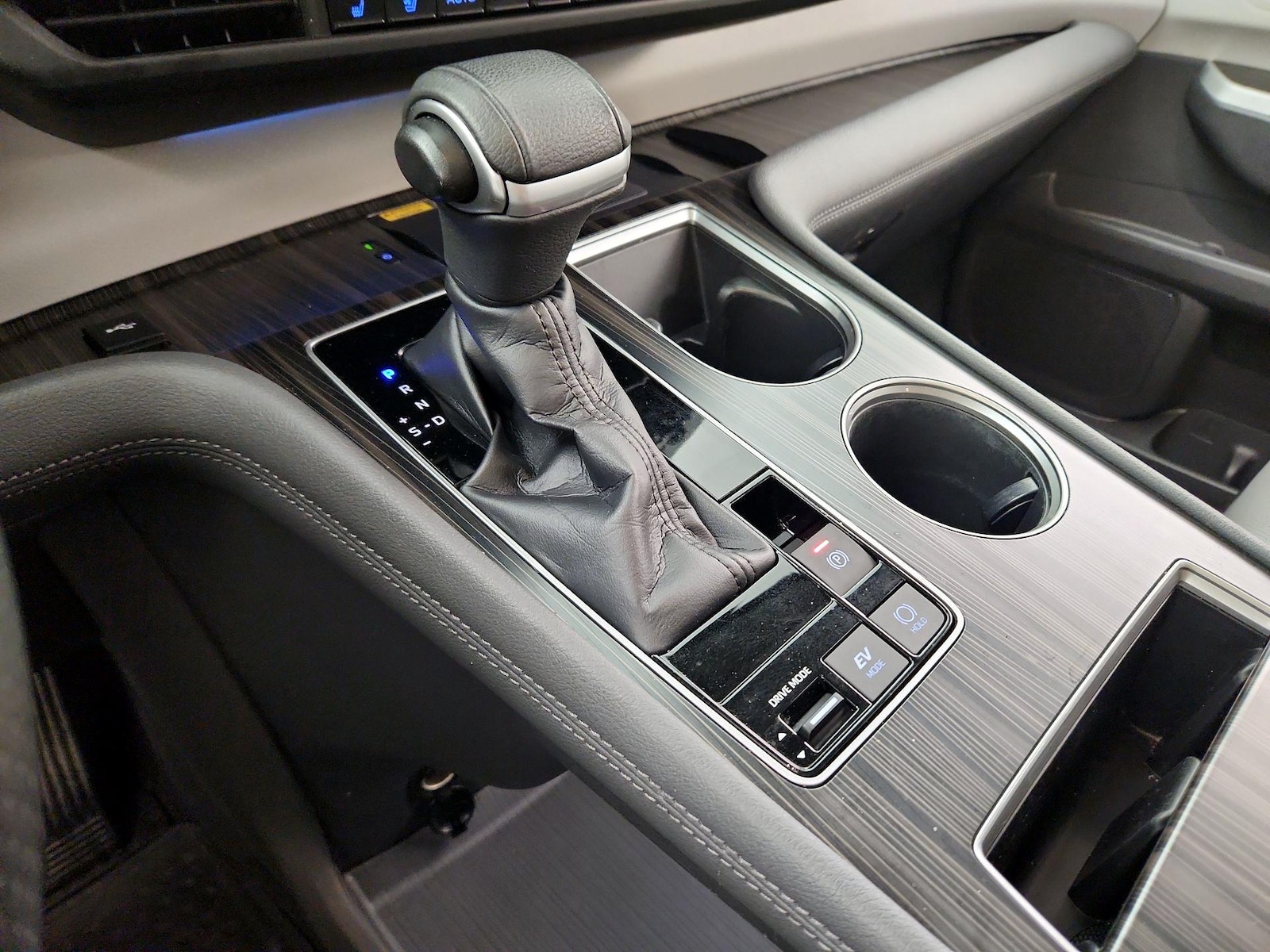 2022 Toyota Sienna Limited - Photo 19