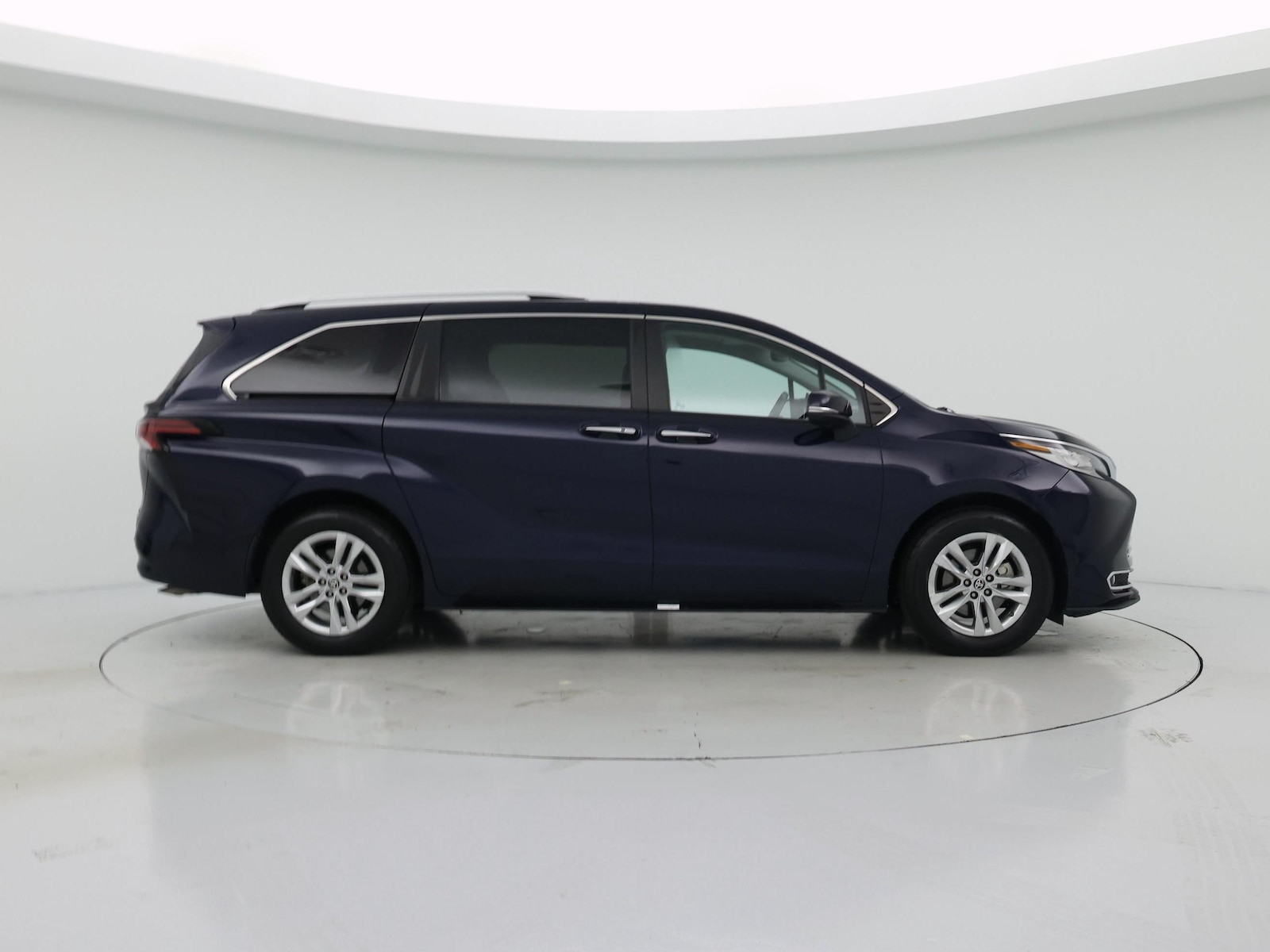 2022 Toyota Sienna Limited - Photo 8