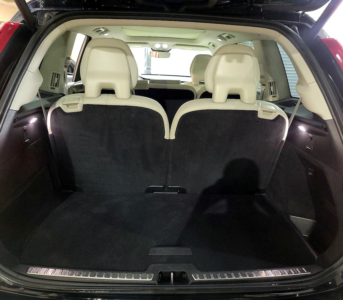 Trunk/Cargo (Seats Up)
