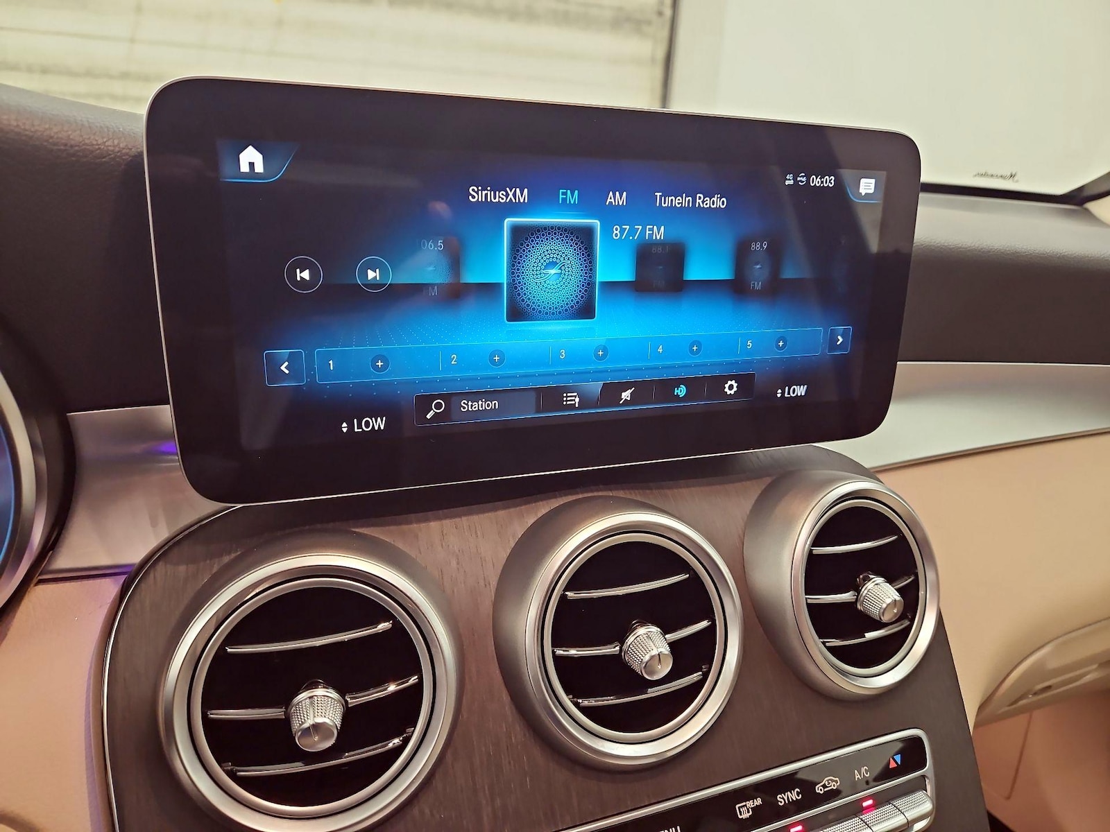 2020 Mercedes-Benz GLC GLC300 - Photo 16