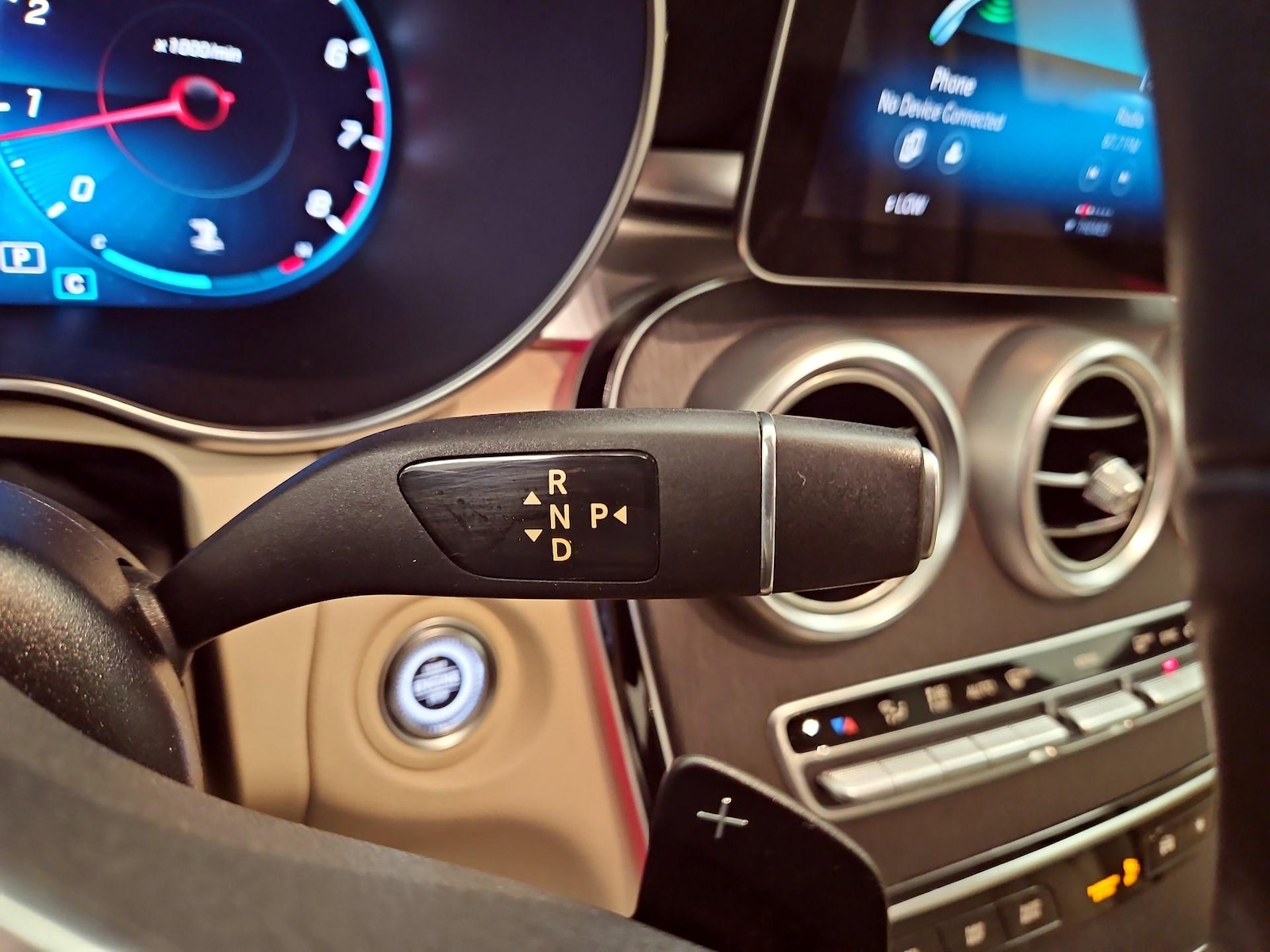 2020 Mercedes-Benz GLC GLC300 - Photo 18