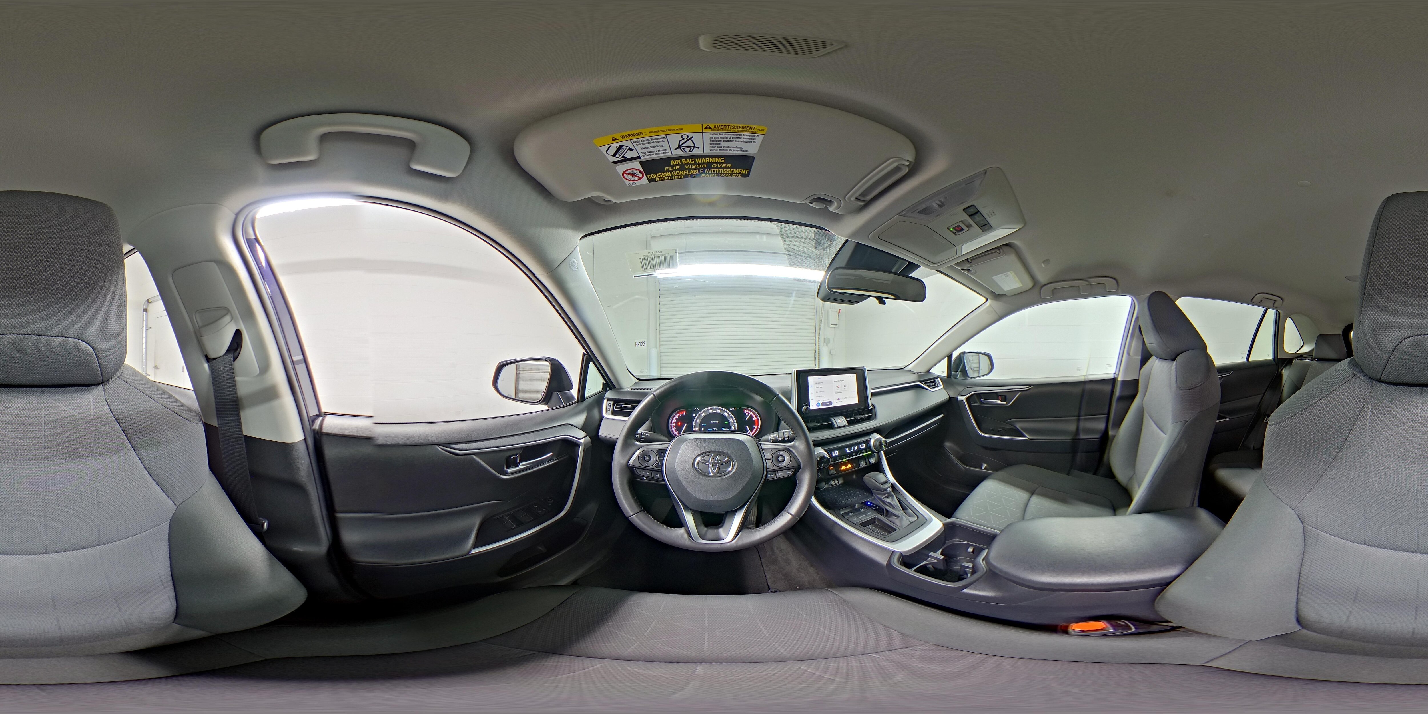 2025 Toyota RAV4 XLE - Photo 26