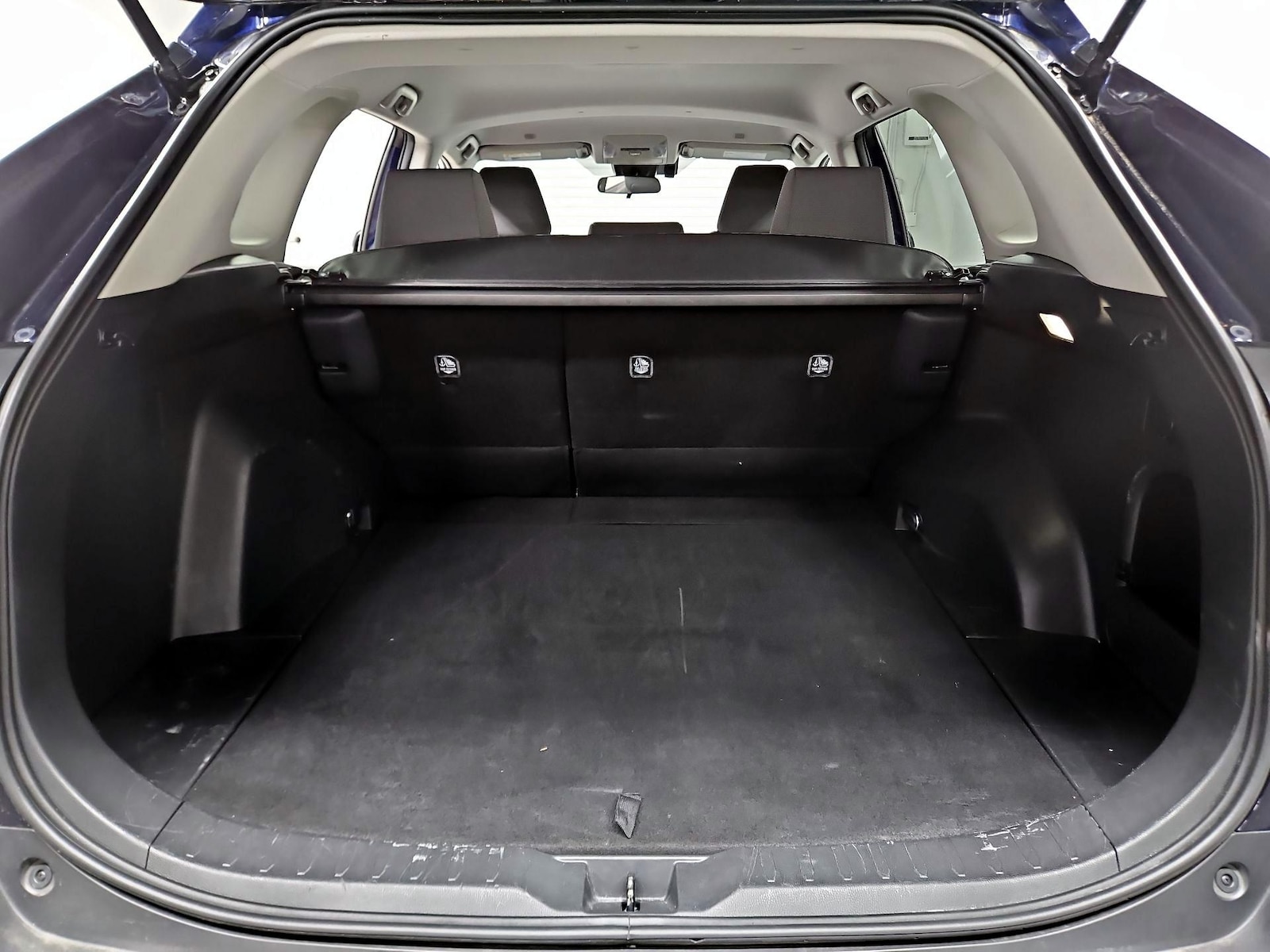 2025 Toyota RAV4 XLE - Photo 21