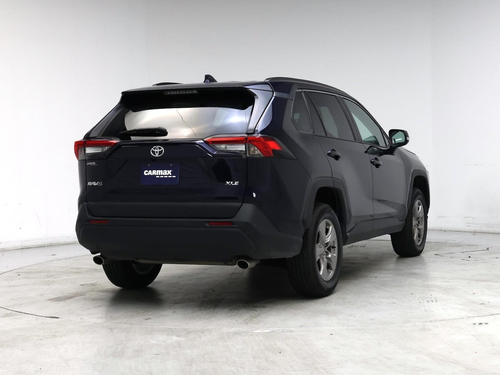 2025 Toyota RAV4 XLE - Photo 9