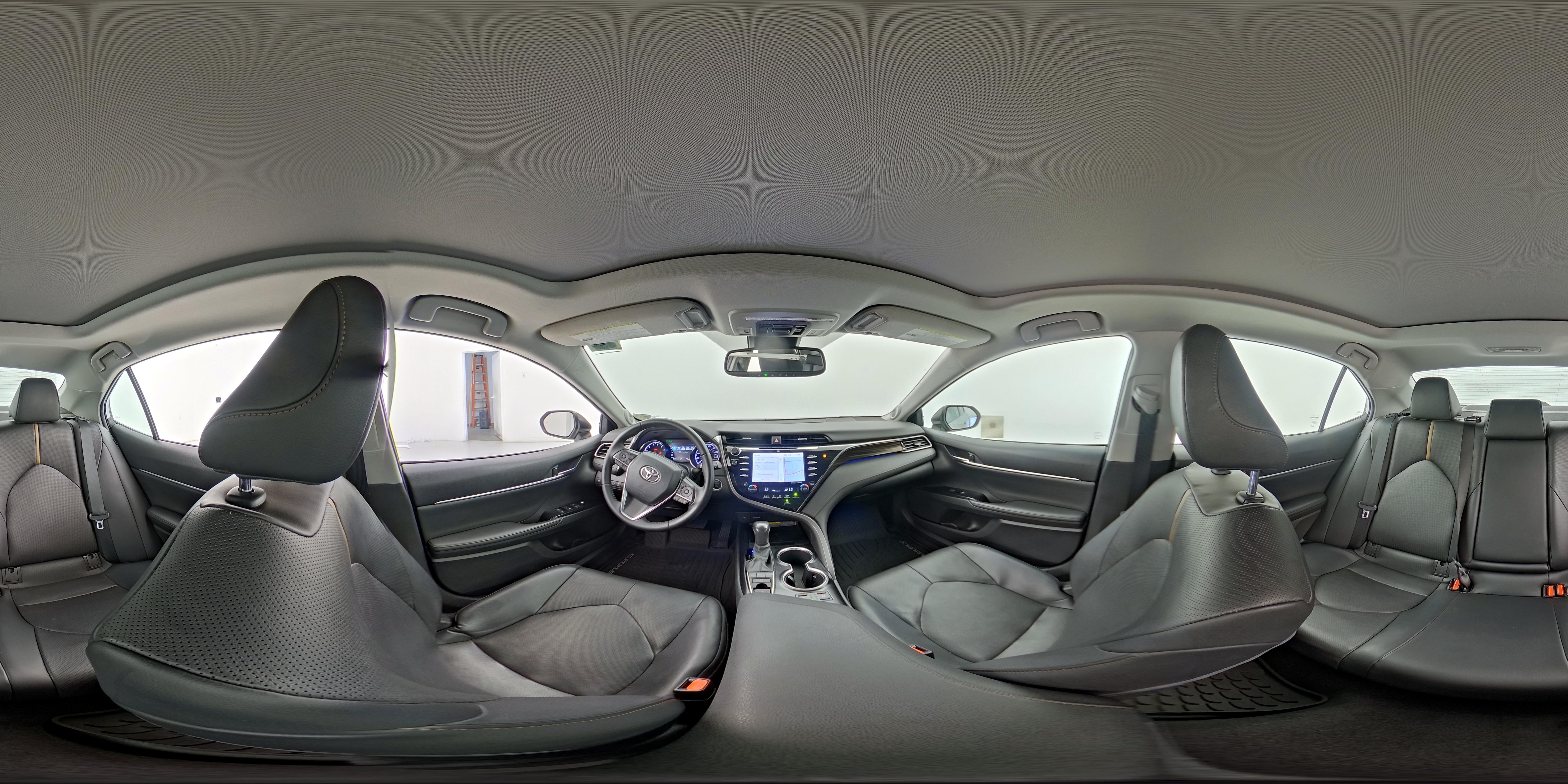 2020 Toyota Camry XLE - Photo 25