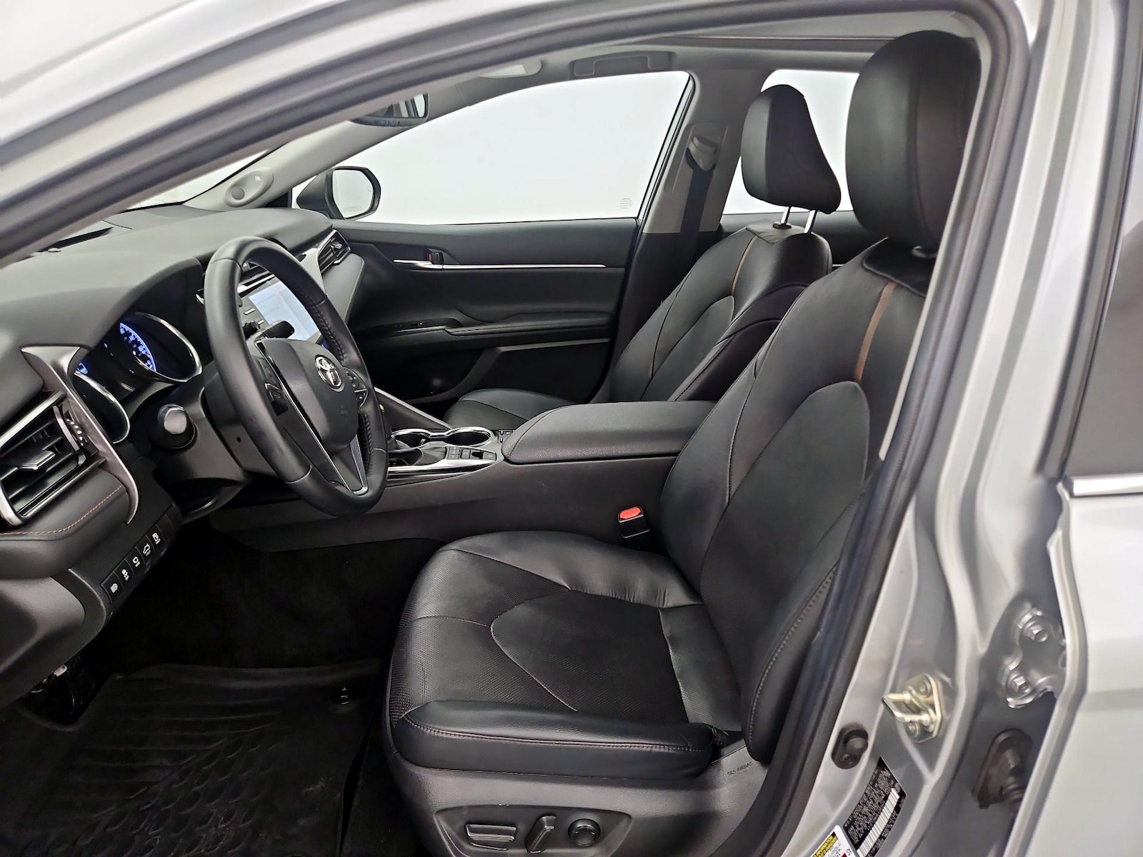 2020 Toyota Camry XLE - Photo 12