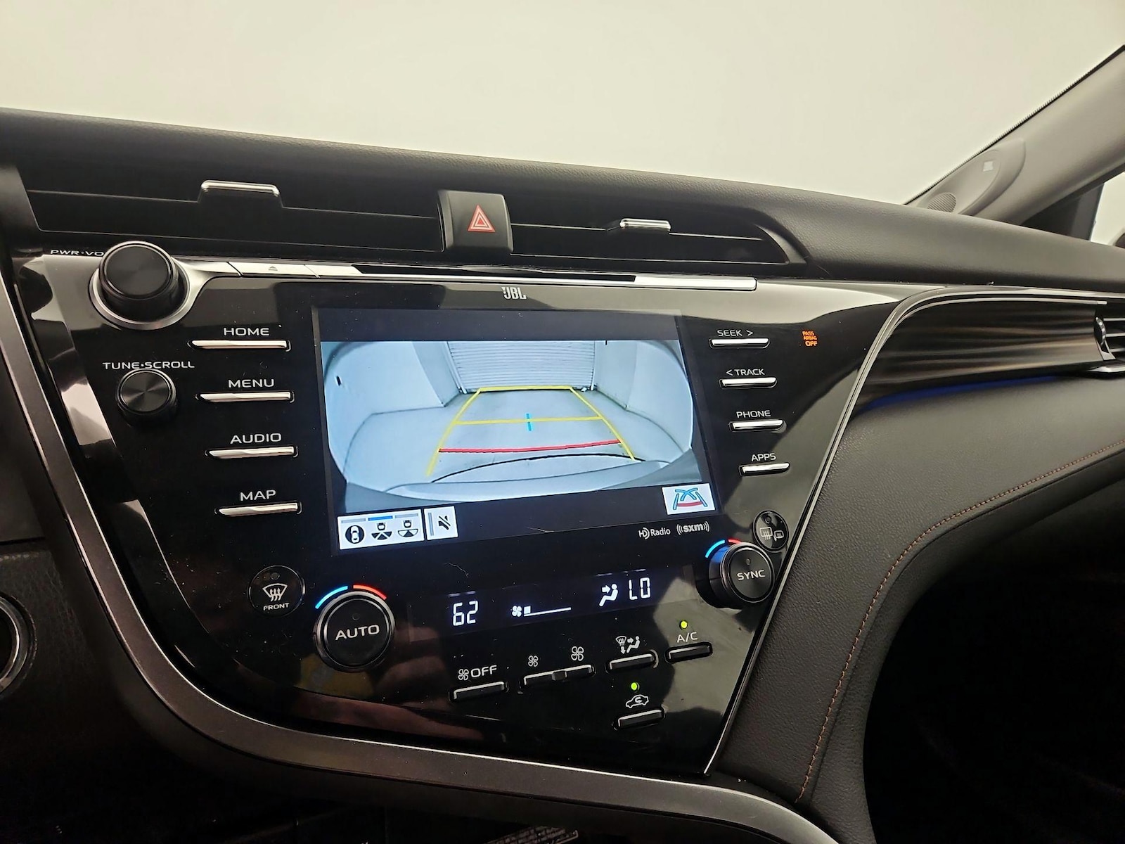 2020 Toyota Camry XLE - Photo 15