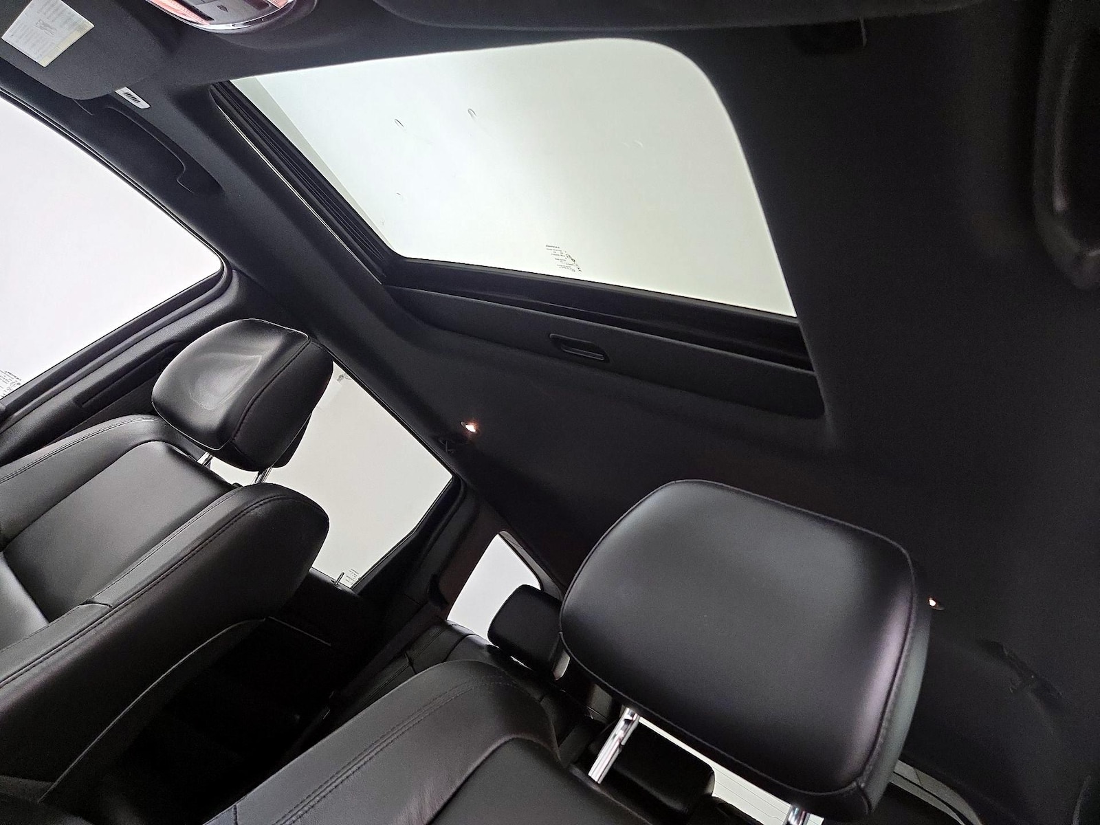Sunroof(s) & Overhead Airbags