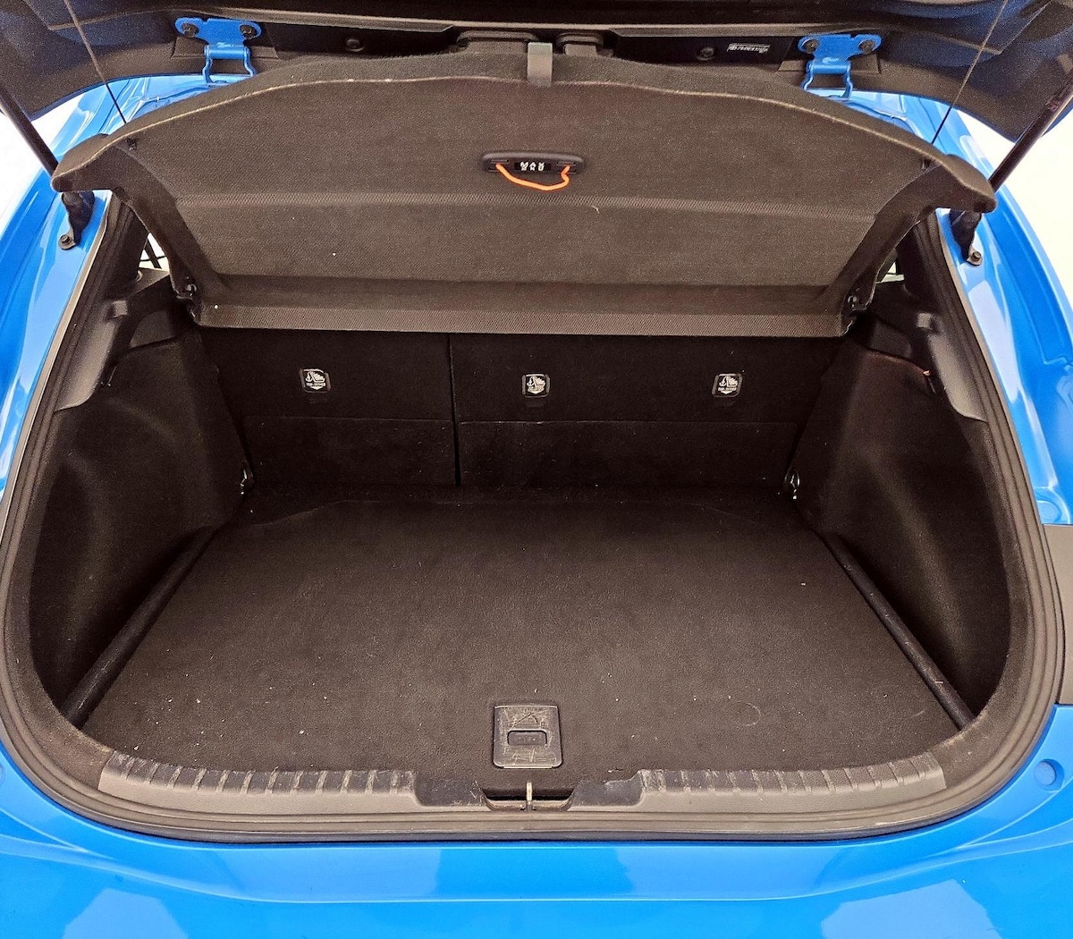 Trunk/Cargo (Seats Up)