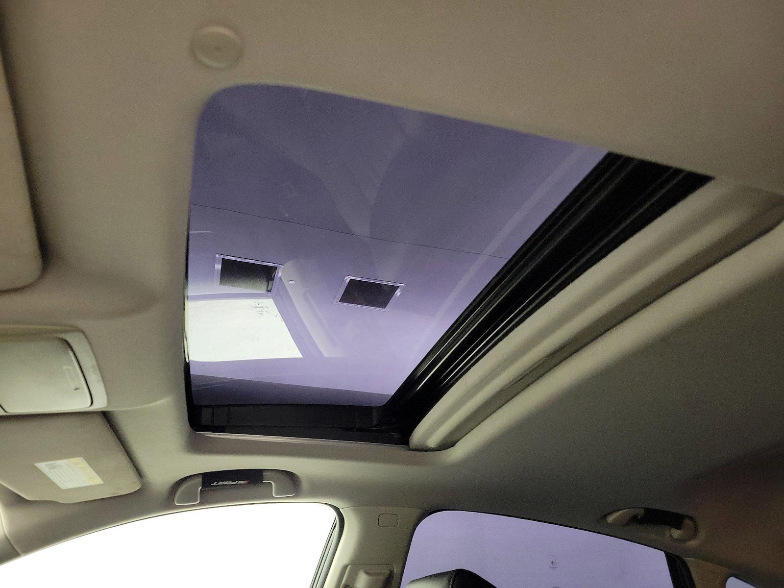 Sunroof(s) & Overhead Airbags