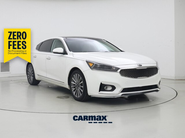 White 2017 Kia Cadenza Sedan Front-Wheel Drive Automatic