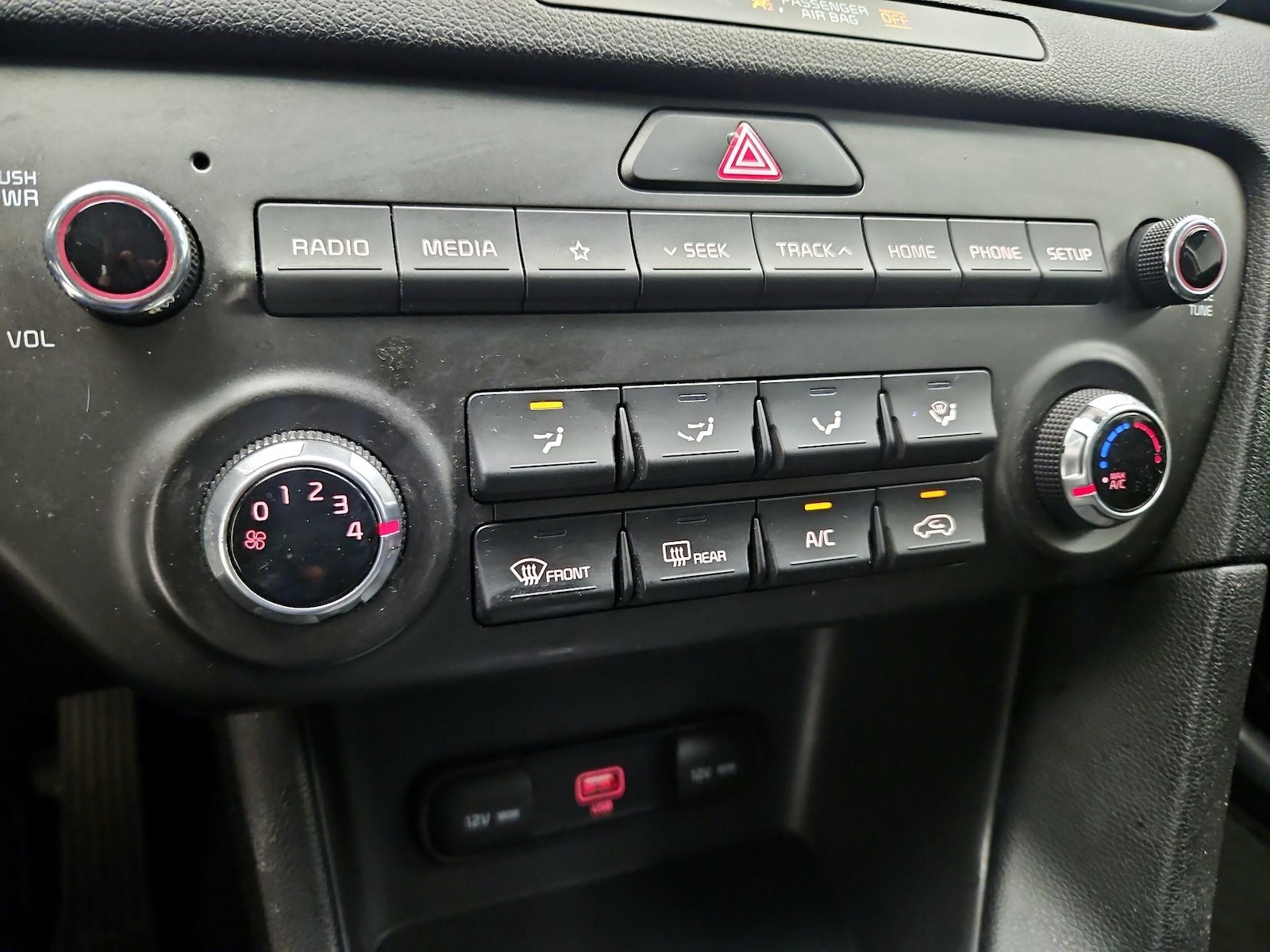2021 Kia Sportage LX - Photo 17