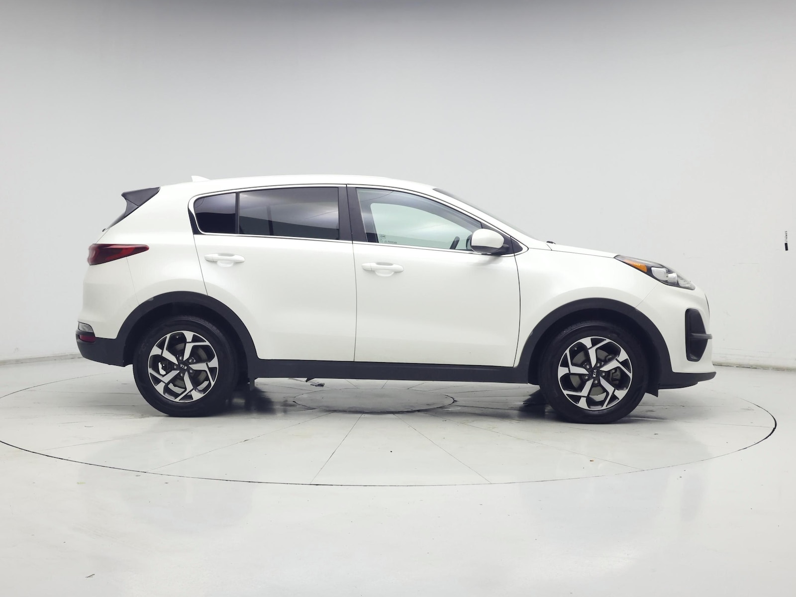 2021 Kia Sportage LX - Photo 8