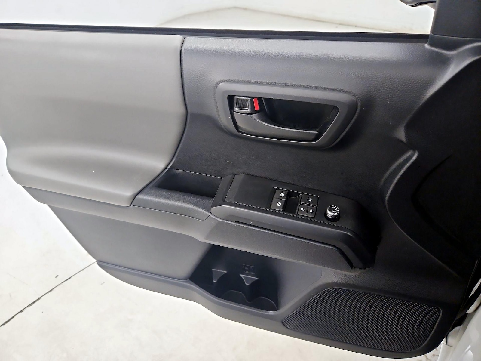 2017 Toyota Tacoma SR - Photo 13