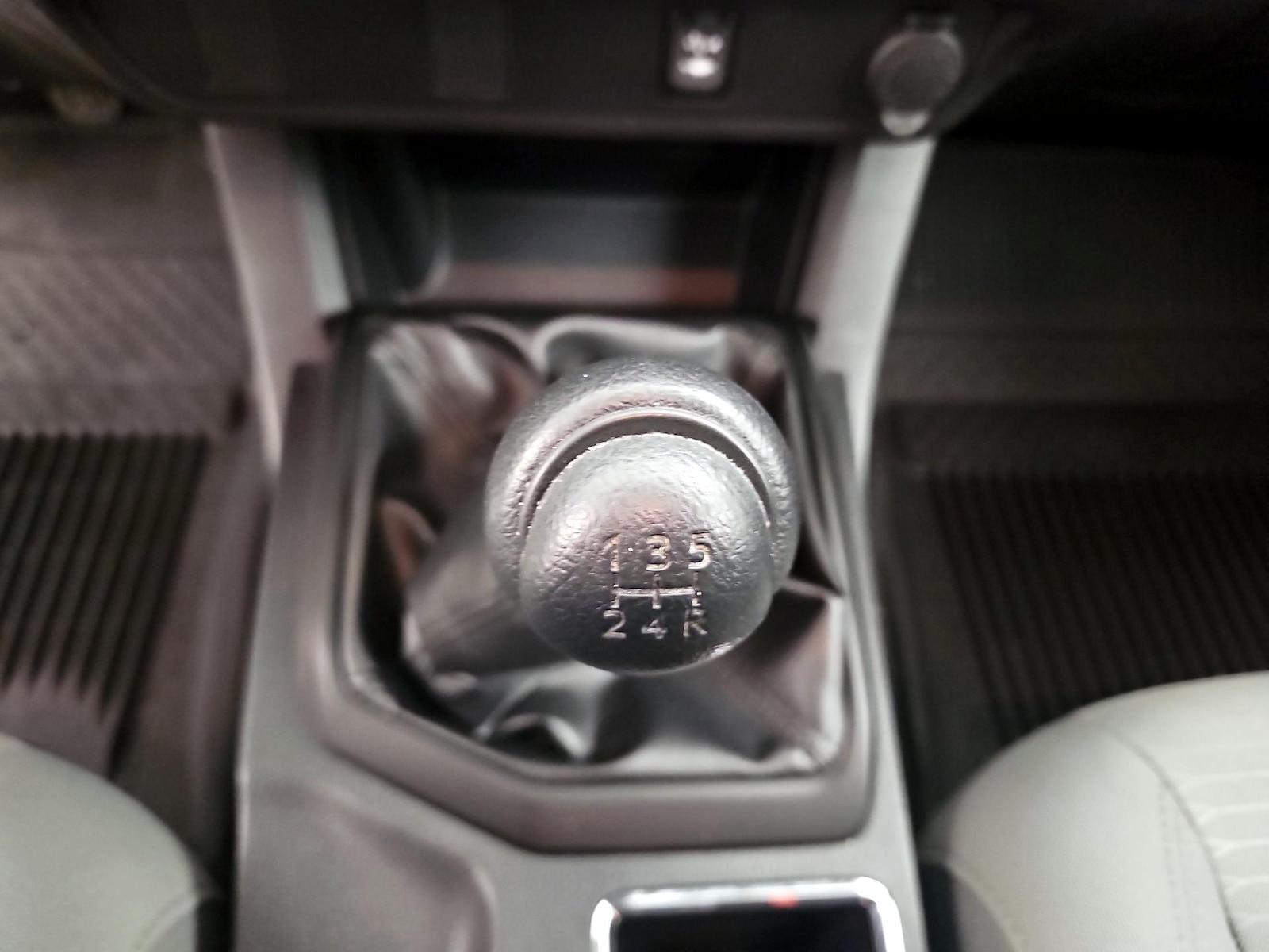 2017 Toyota Tacoma SR - Photo 18