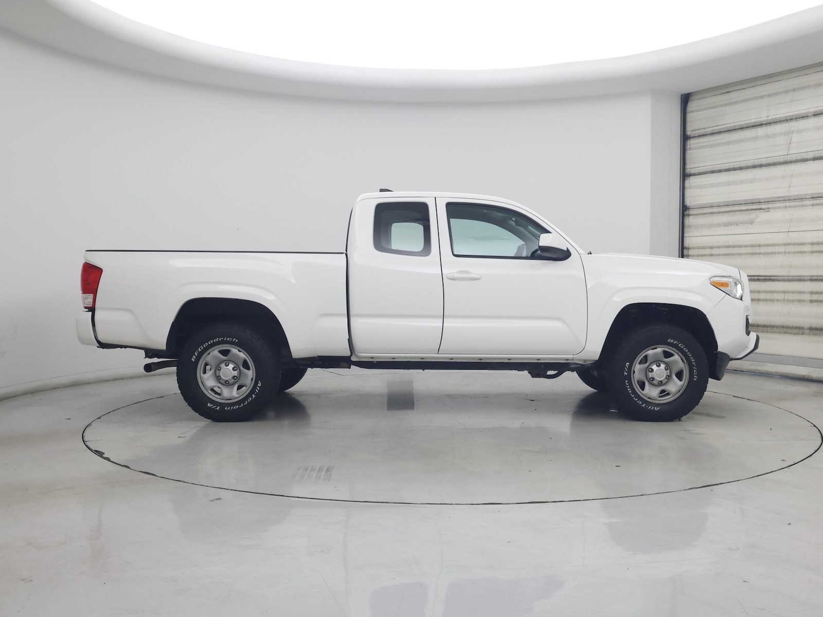 2017 Toyota Tacoma SR - Photo 8